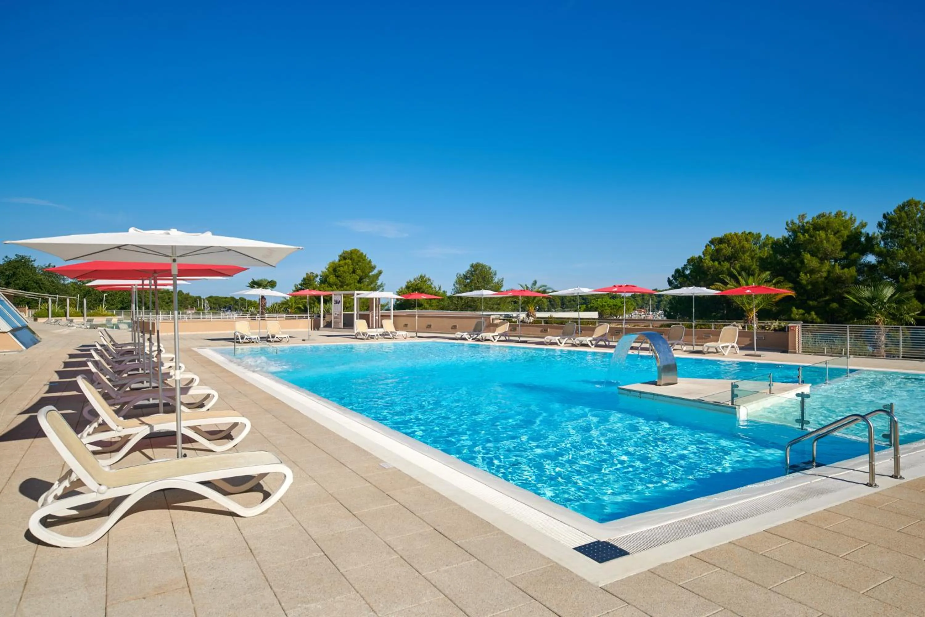 Swimming pool in Hotel Molindrio Plava Laguna