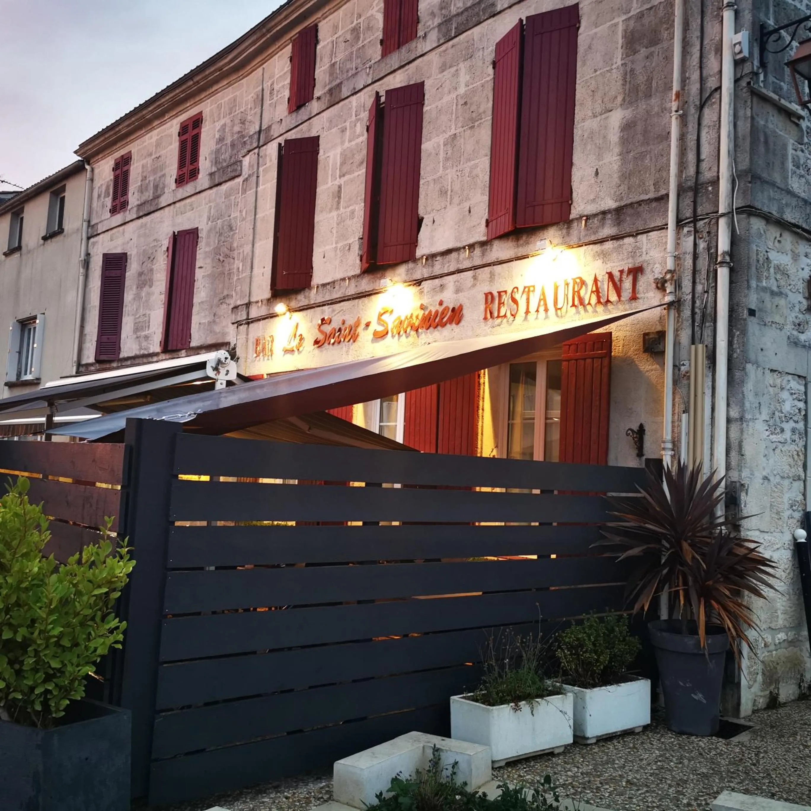 Logis Hôtel & Restaurant Le Saint Savinien