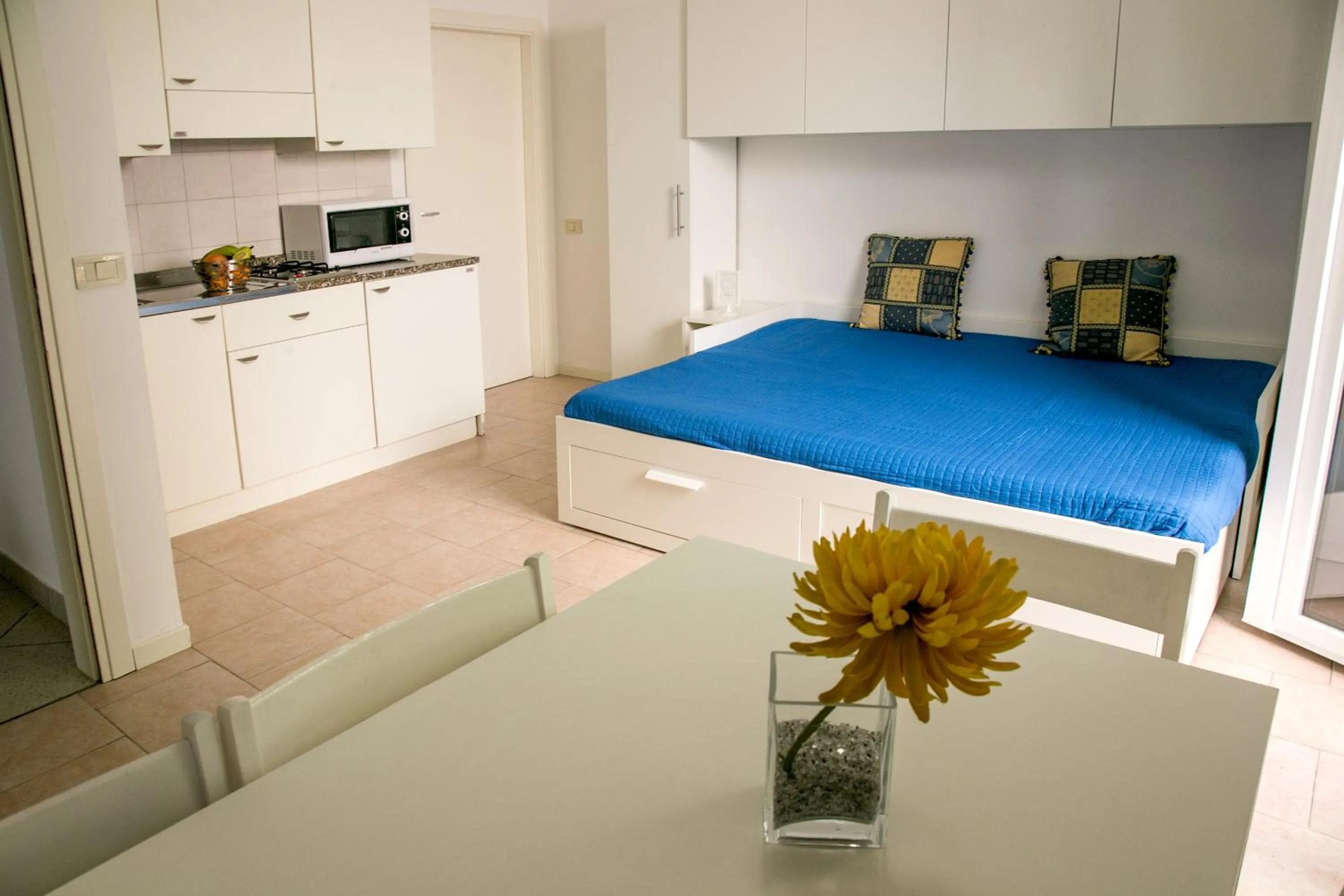 Dining area, Bed in Residence Villa Ofelia