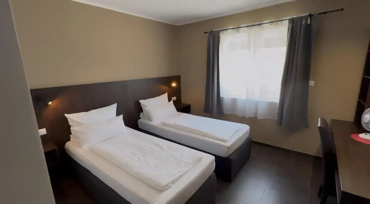 Twin Room with Private Bathroom - single occupancy in Ayhan Hotel Twin Room with Private Bathroom - single occupancy in Ayhan Hotel