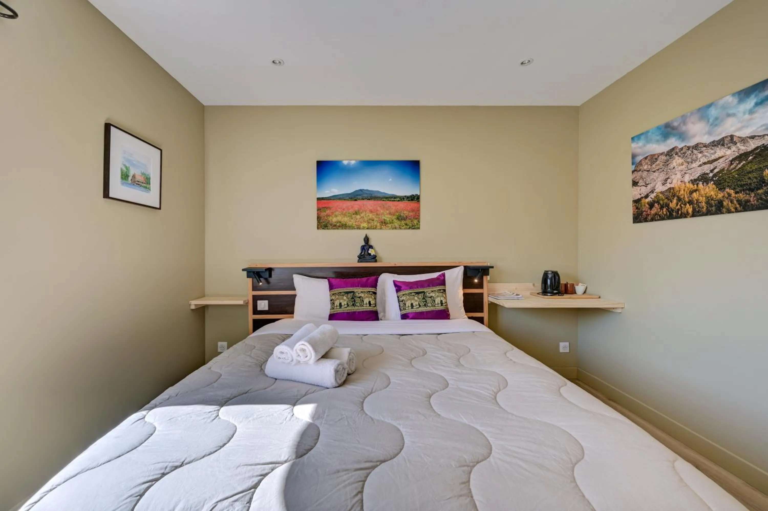 Bed in Hostellerie Le Paradou