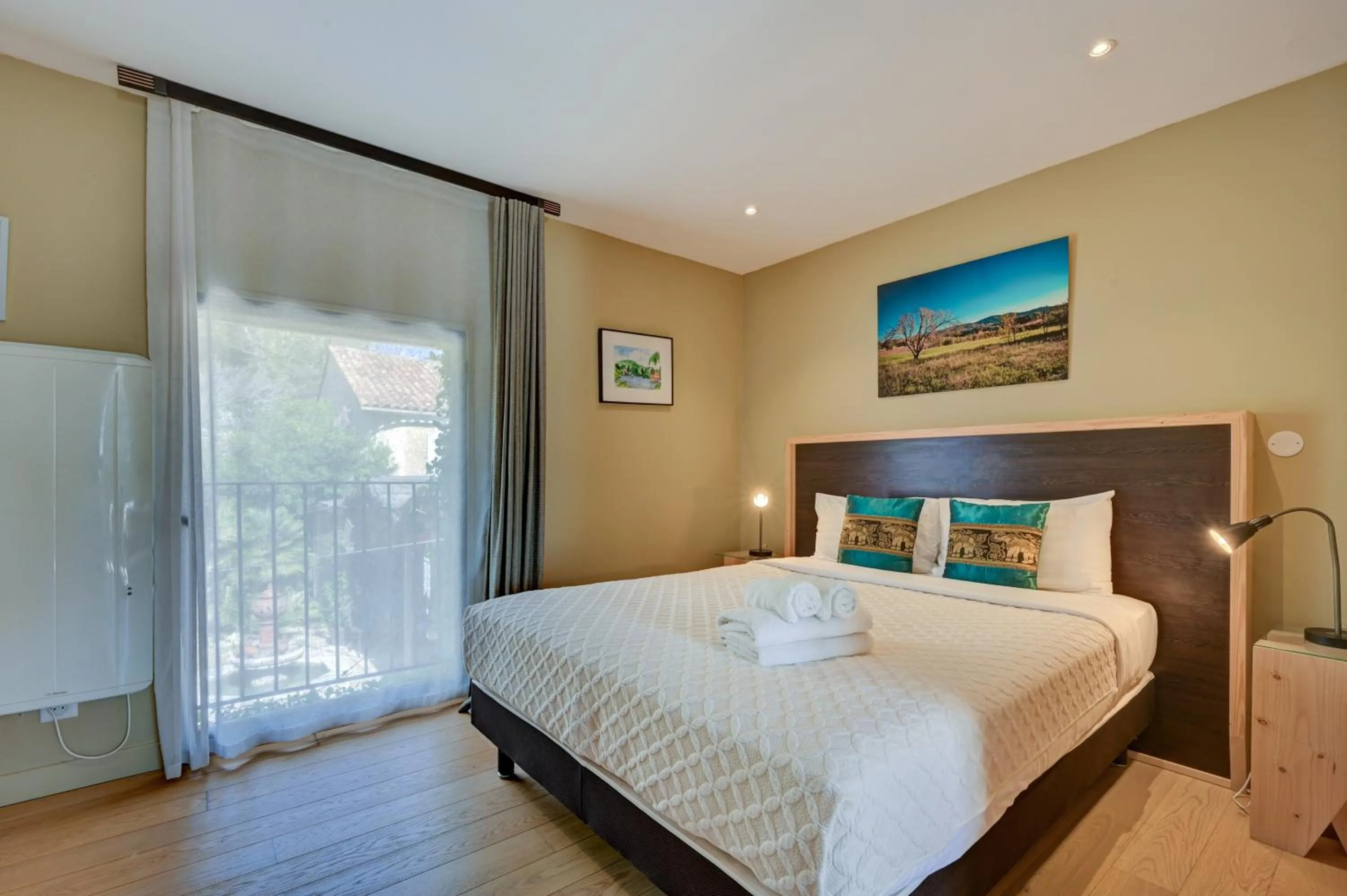 Bed in Hostellerie Le Paradou