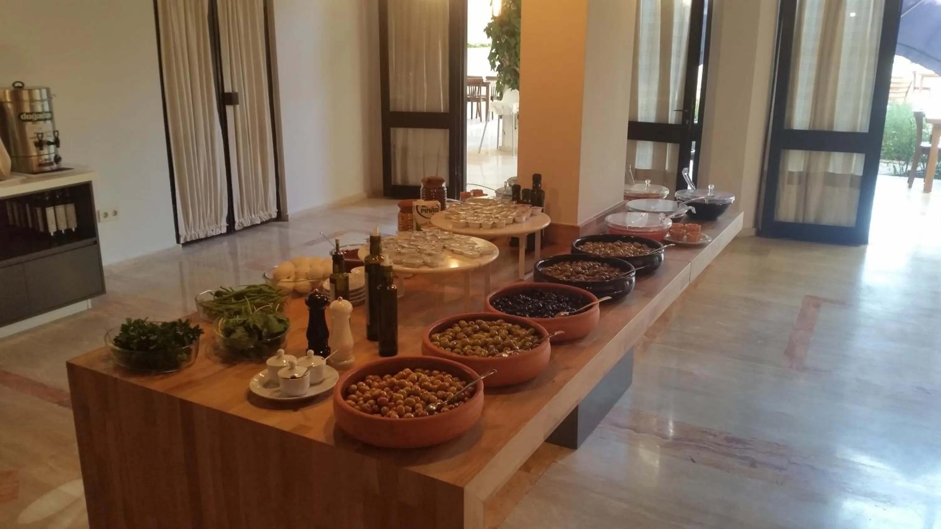 Restaurant/places to eat in Arinnanda Hotel Cesme