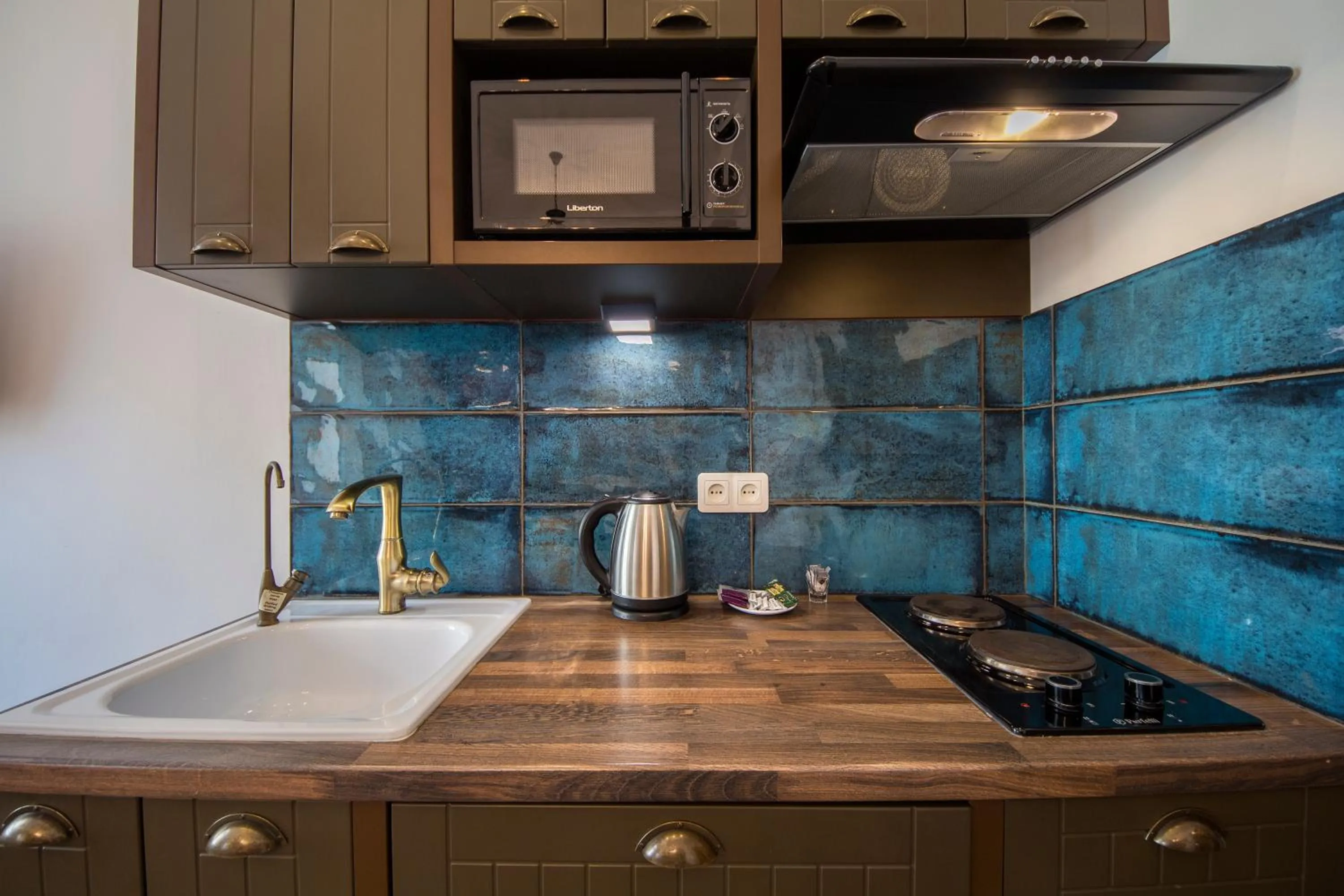 Coffee/tea facilities in Secret Apartments