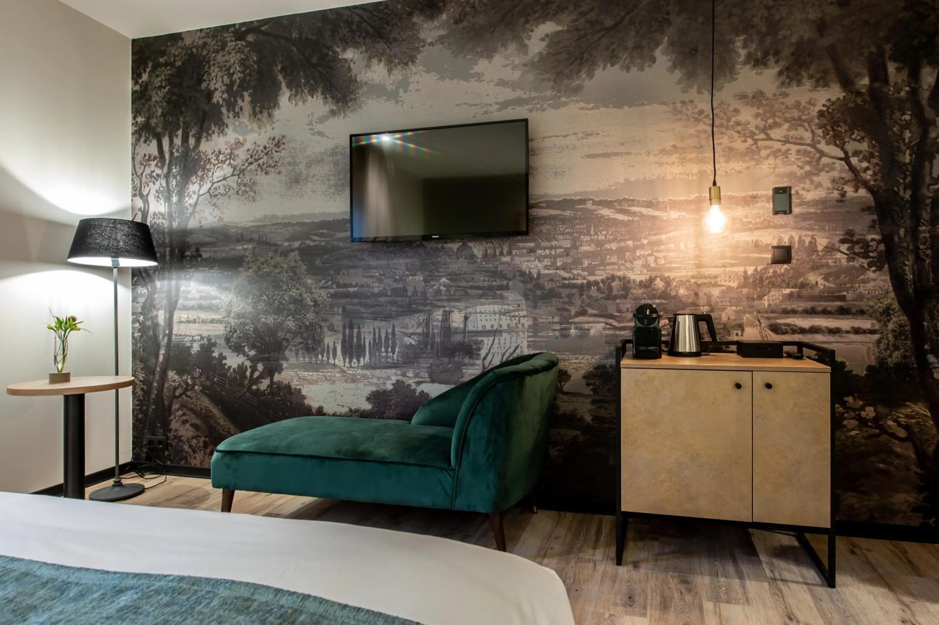 Seating area, Bed in Mondragon