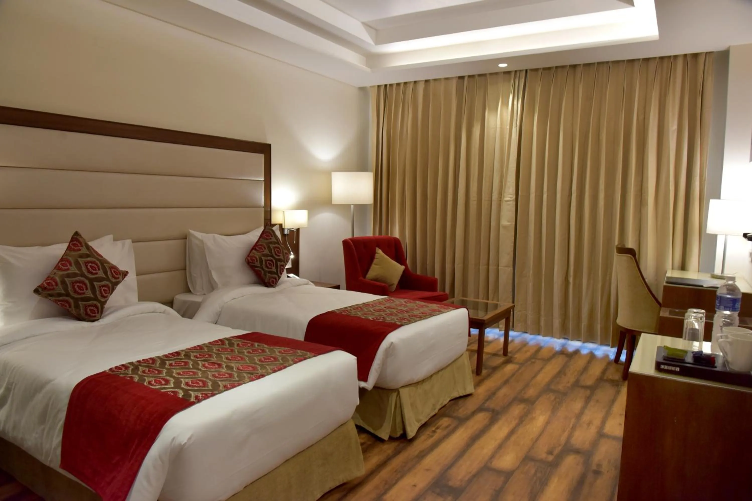 Bed in Royale Retreat Hotel & Spa Near Mall Road