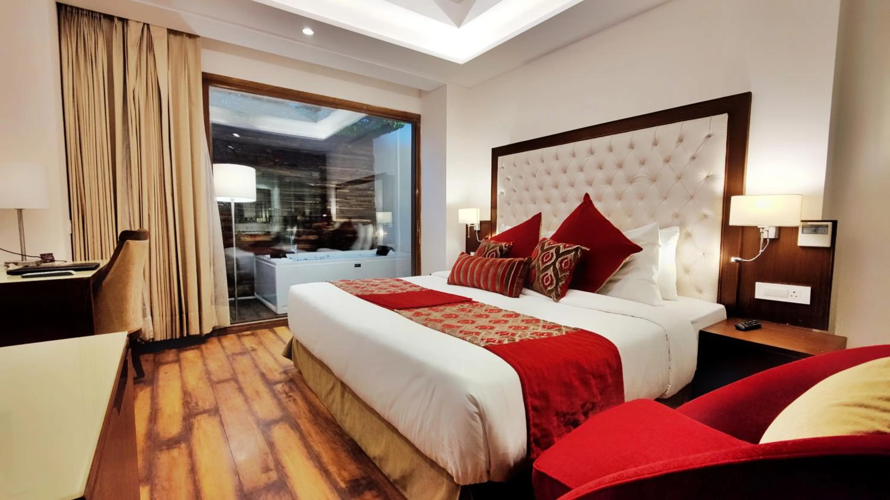 Bed in Royale Retreat Hotel & Spa Near Mall Road