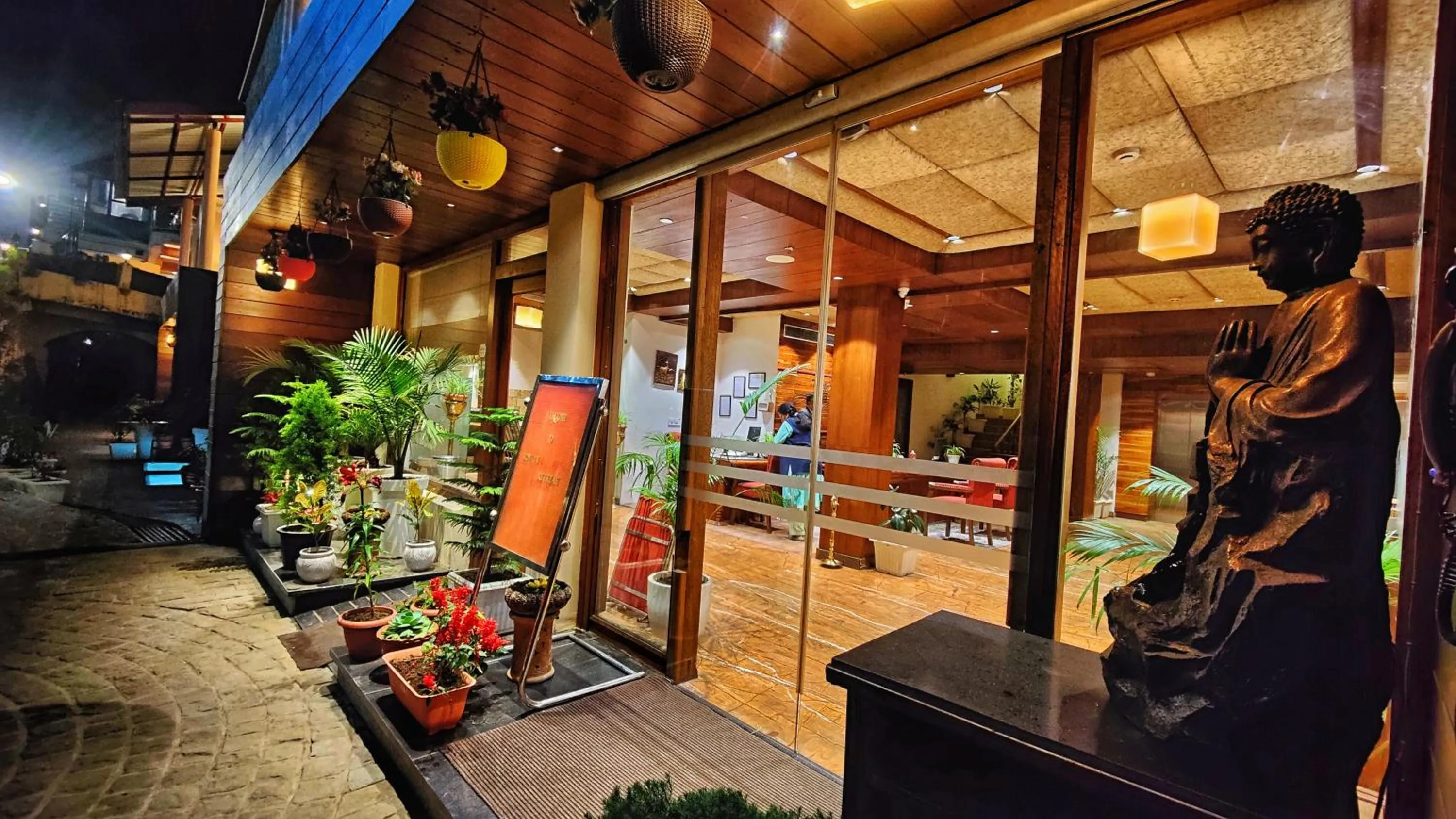 Property building in Royale Retreat Hotel & Spa Near Mall Road