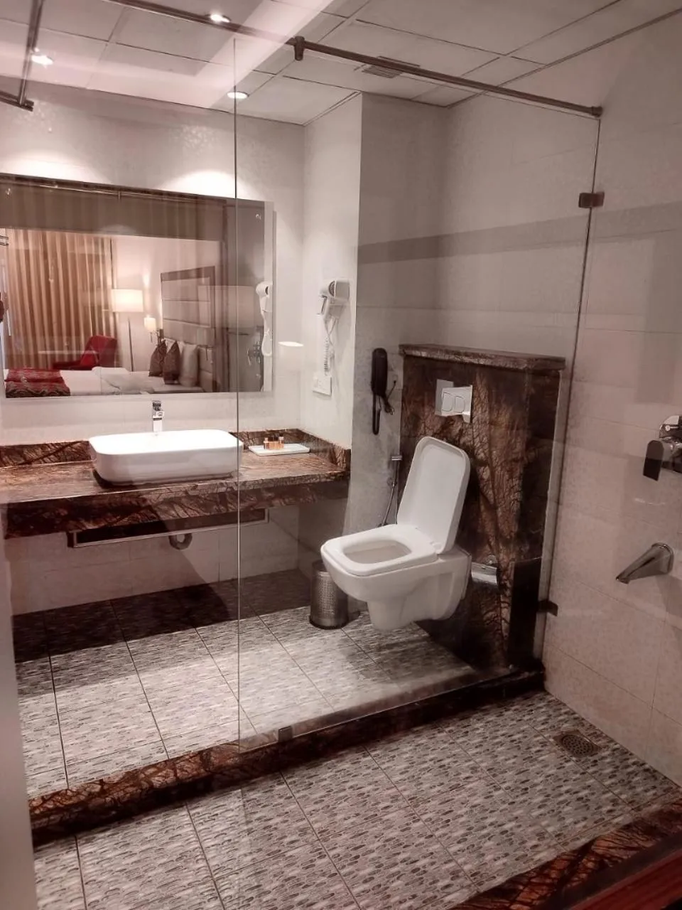 Bathroom in Royale Retreat Hotel & Spa Near Mall Road