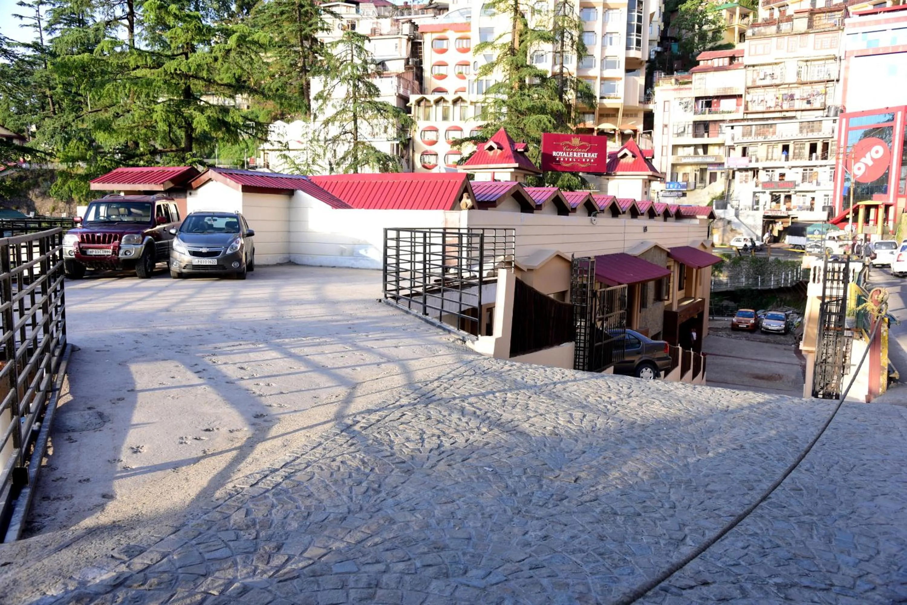 Parking in Royale Retreat Hotel & Spa Near Mall Road