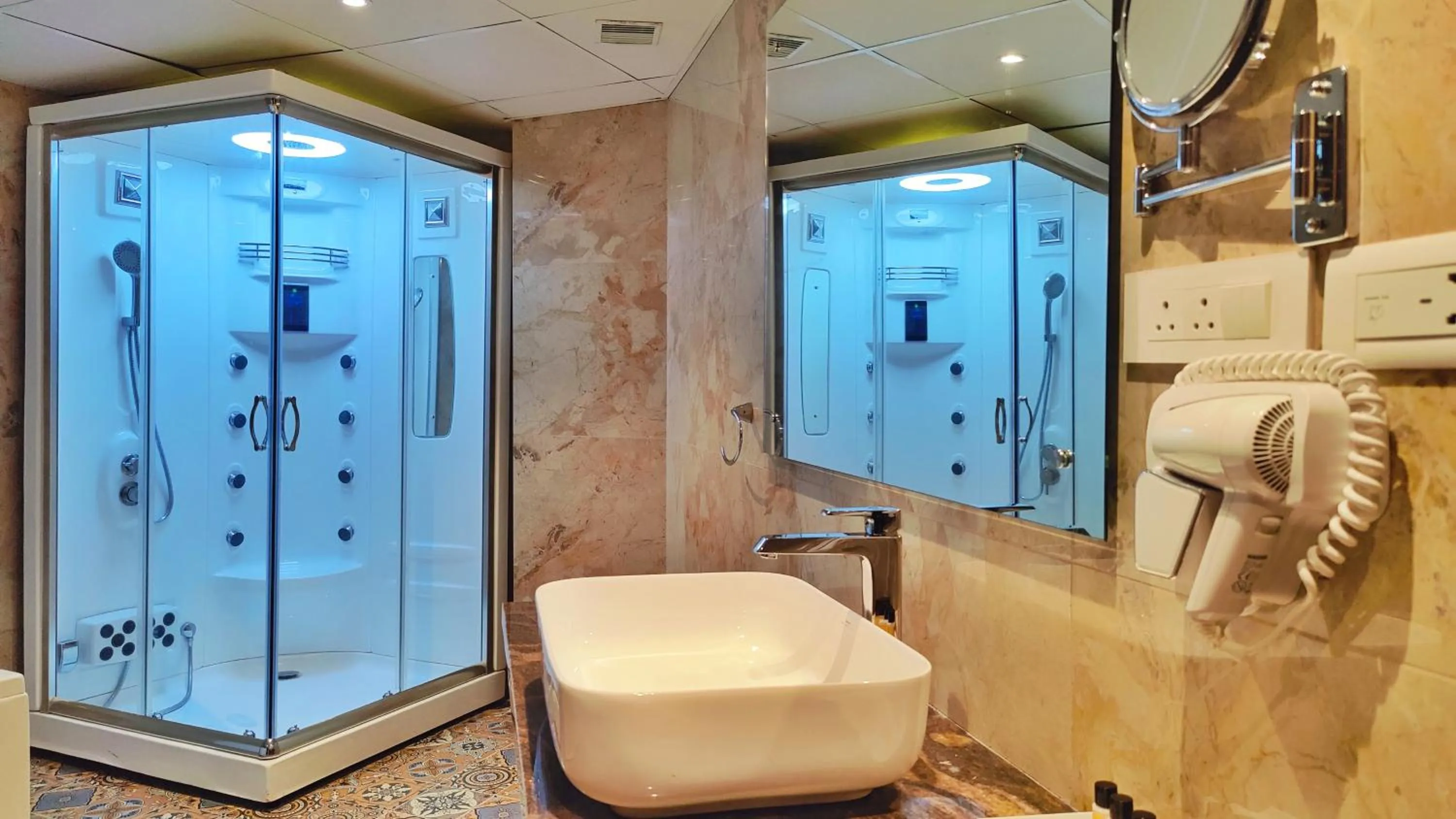 Bathroom in Royale Retreat Hotel & Spa Near Mall Road