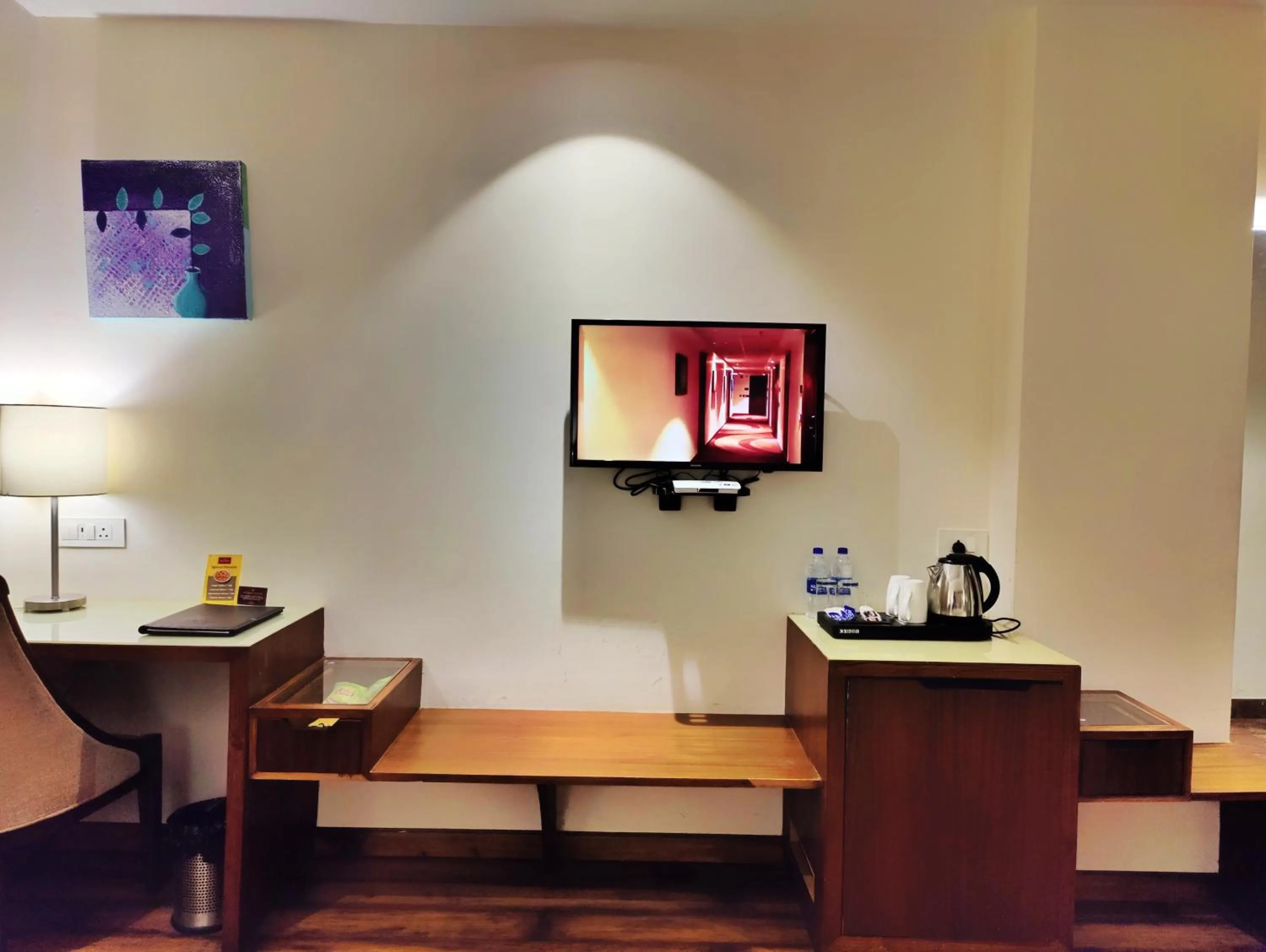 room service in Royale Retreat Hotel & Spa Near Mall Road