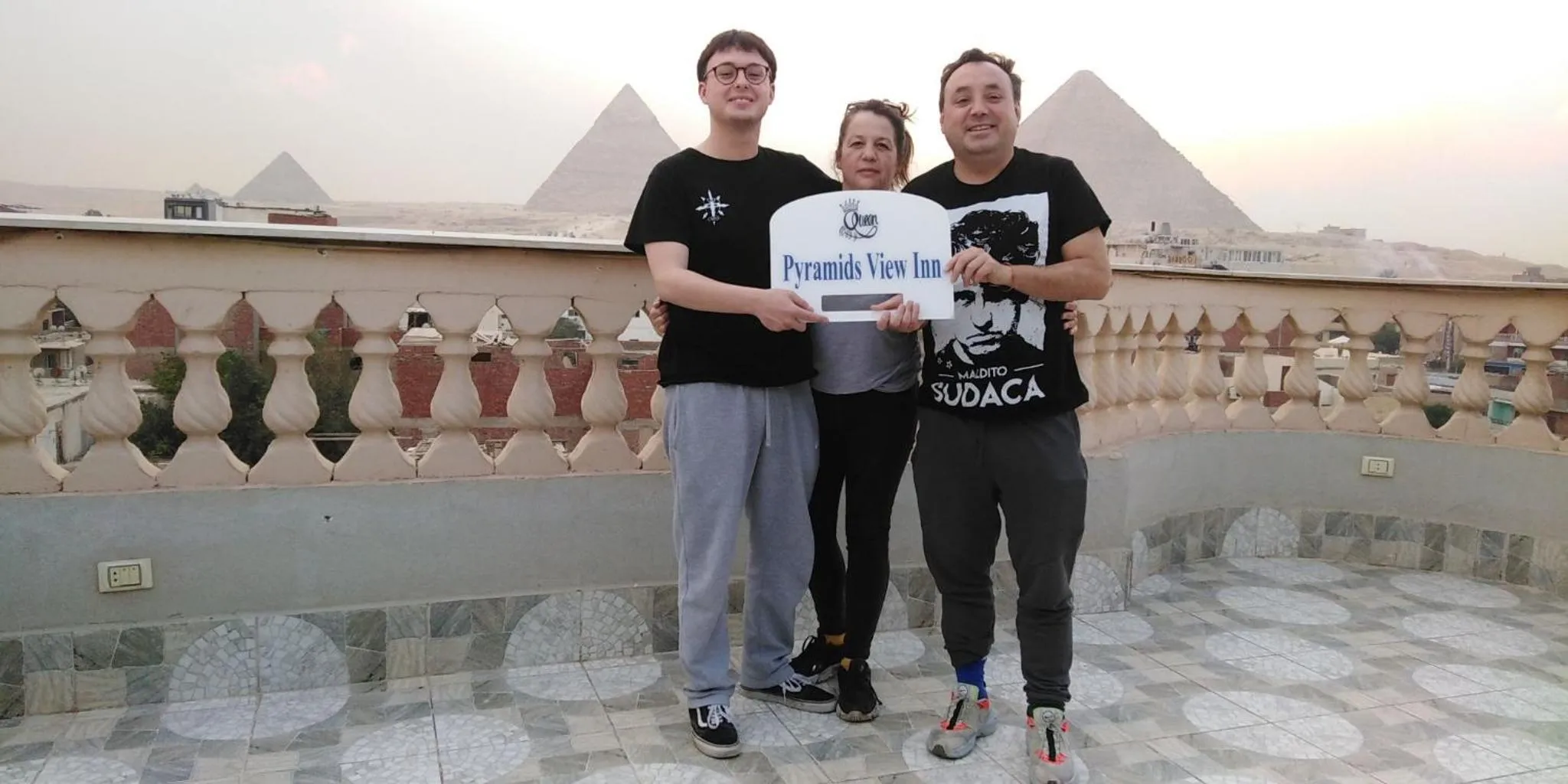 Queen Pyramids View Inn