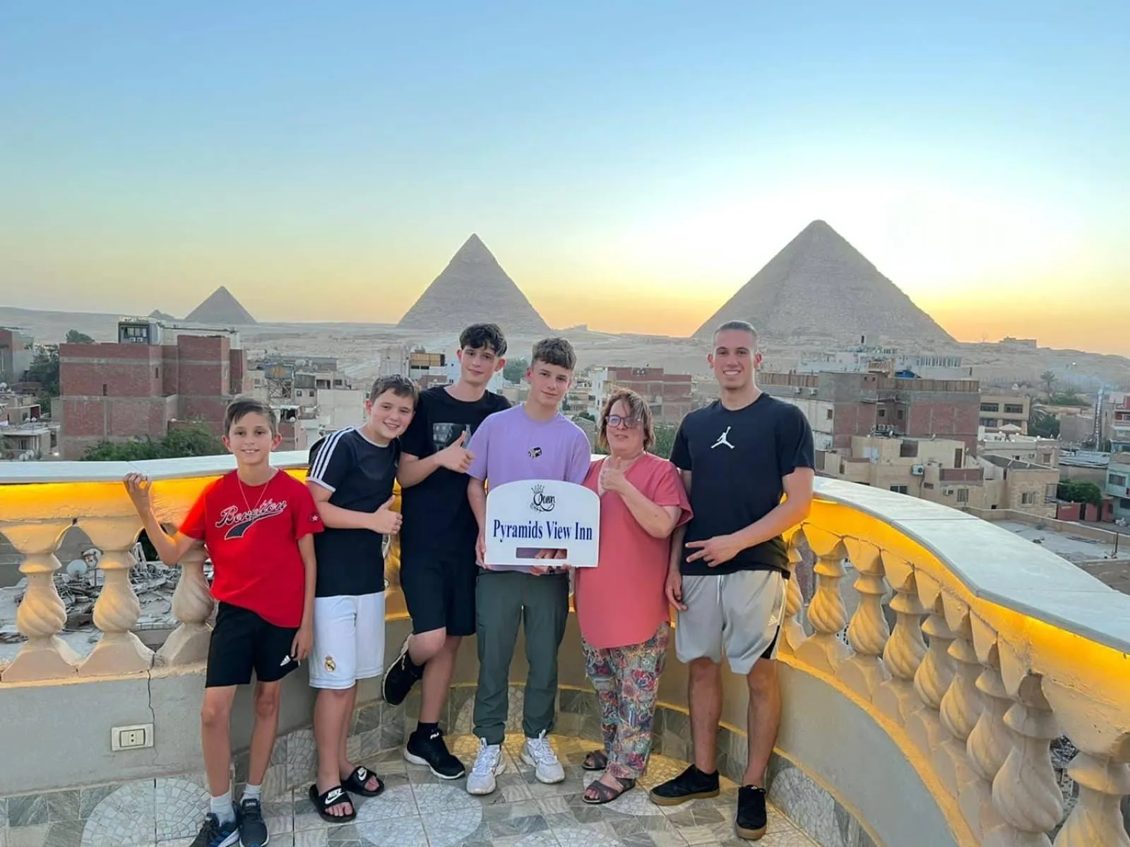 Queen Pyramids View Inn