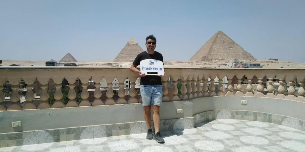 Queen Pyramids View Inn