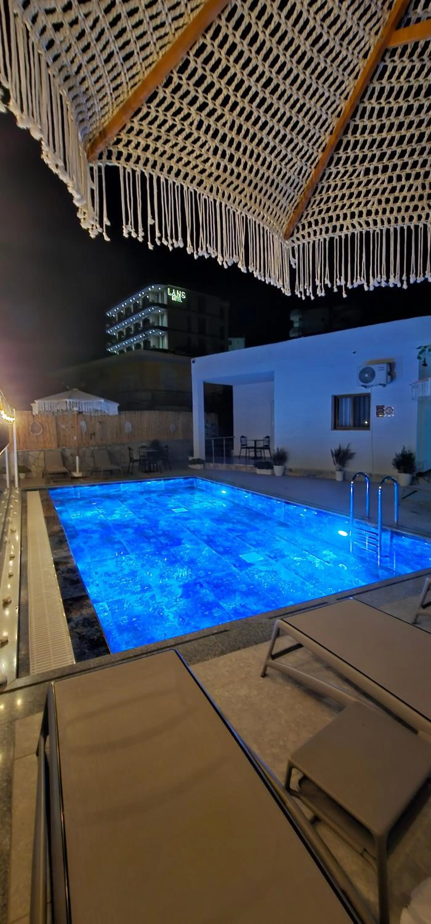 Night in Vila Finnley