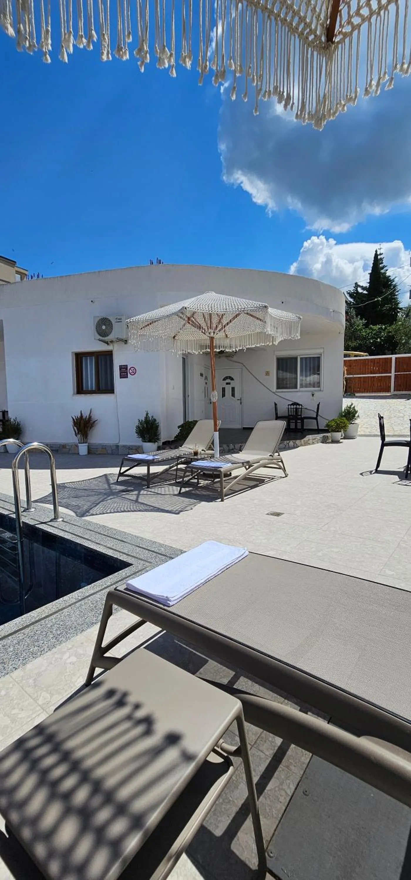 Property building in Vila Finnley