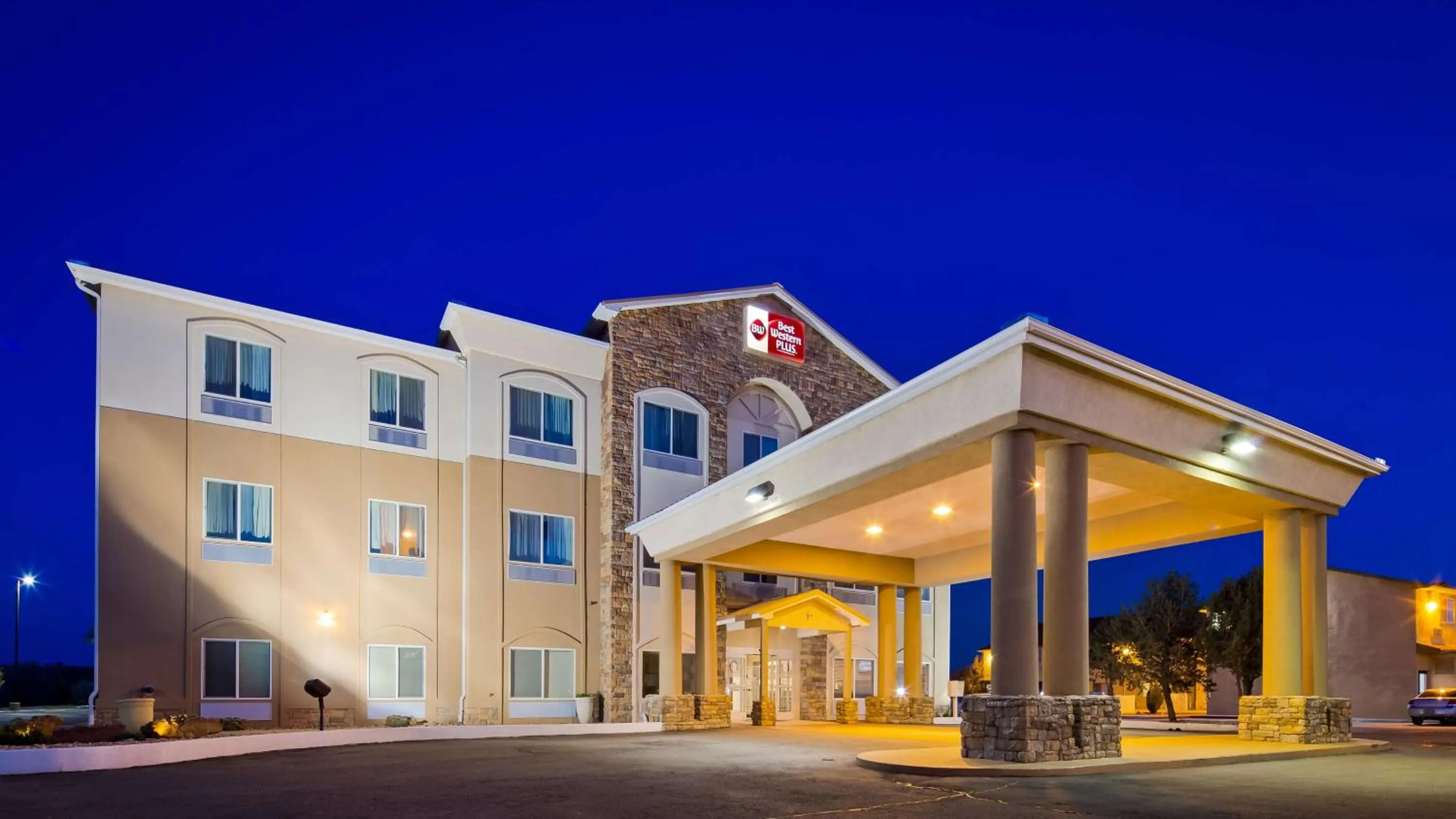 Property building in Best Western Plus Montezuma Inn and Suites