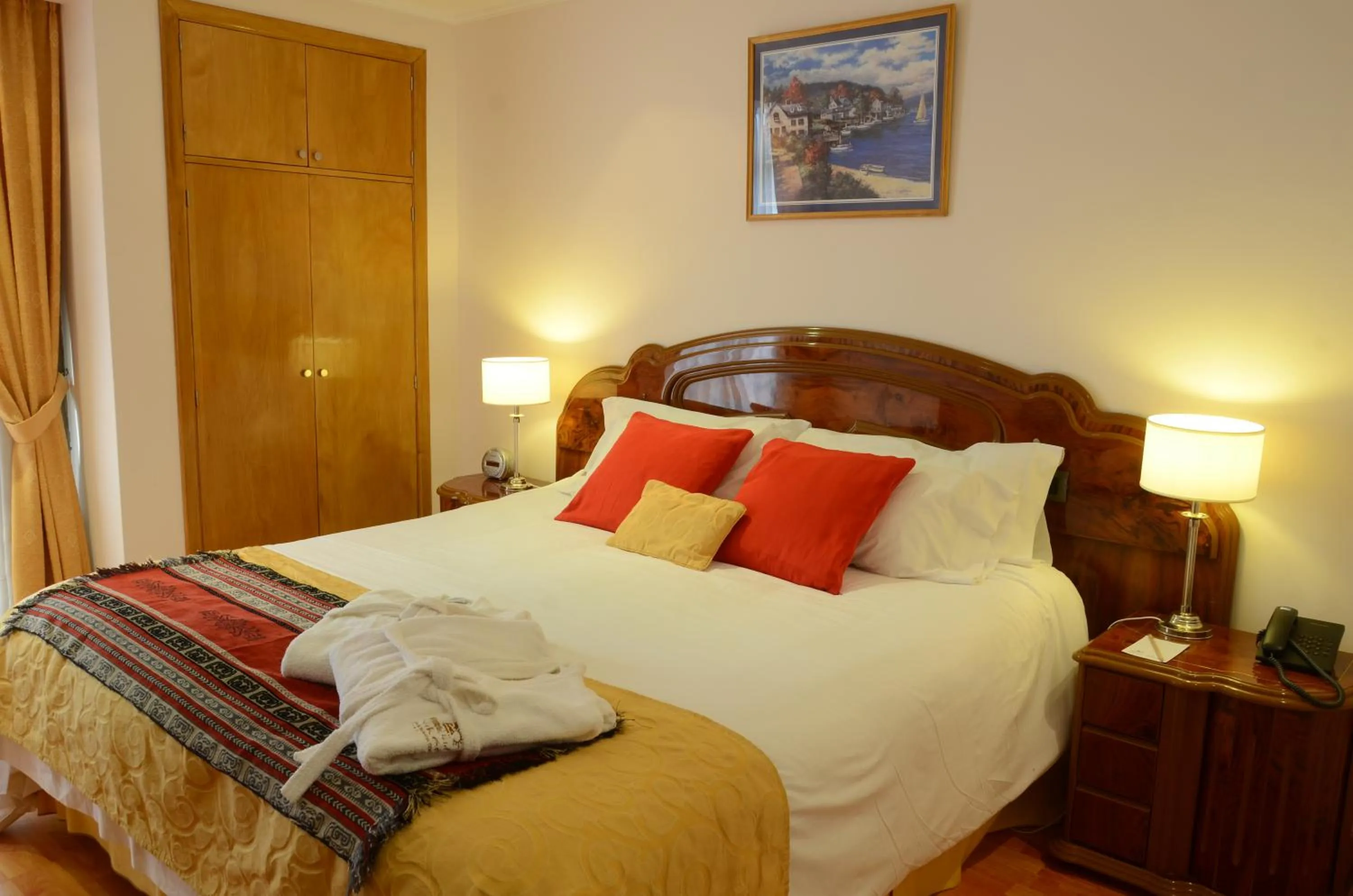 Photo of the whole room, Bed in Ñikén Hotel & Spa