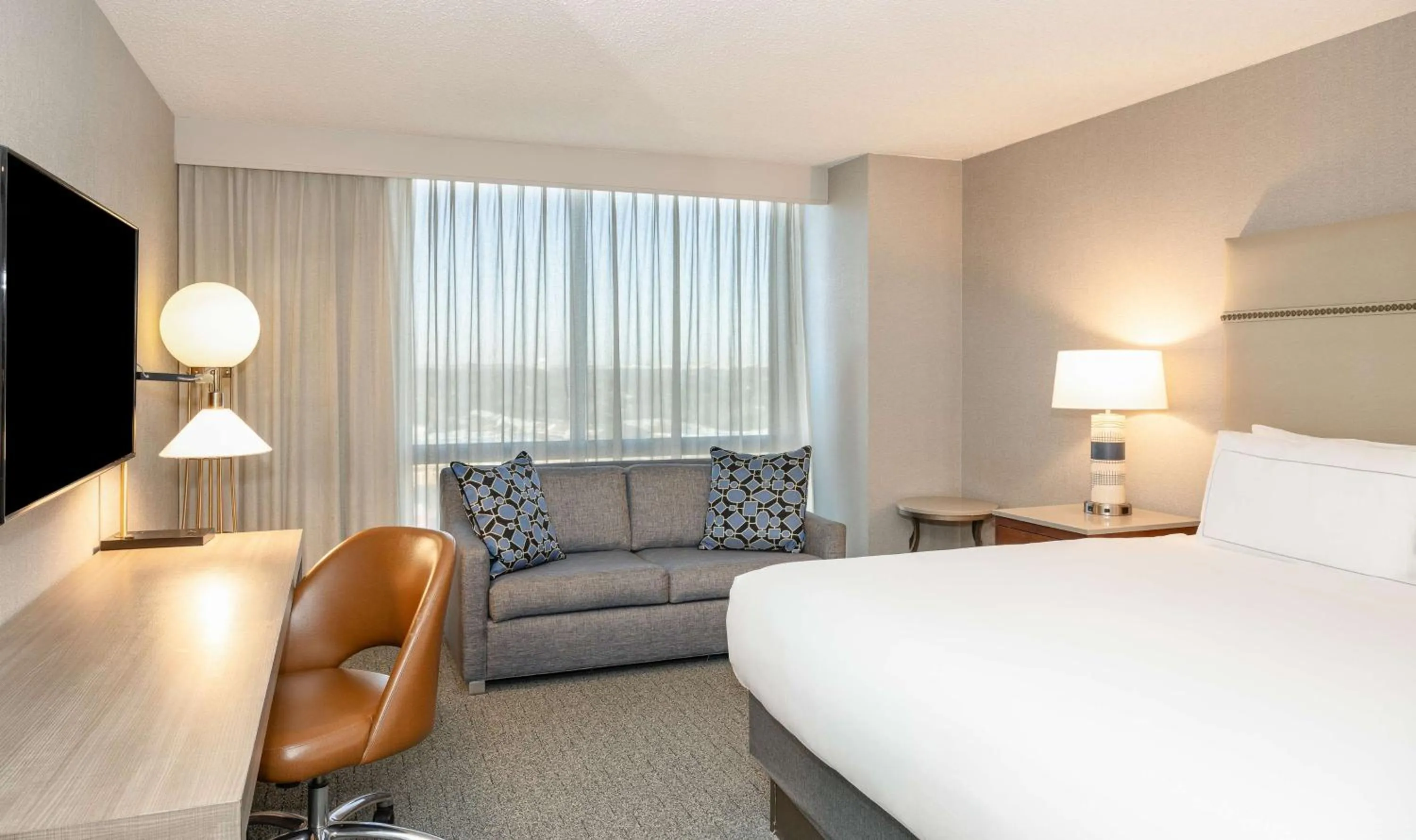 Living room, Bed in Hilton Richardson Dallas, TX