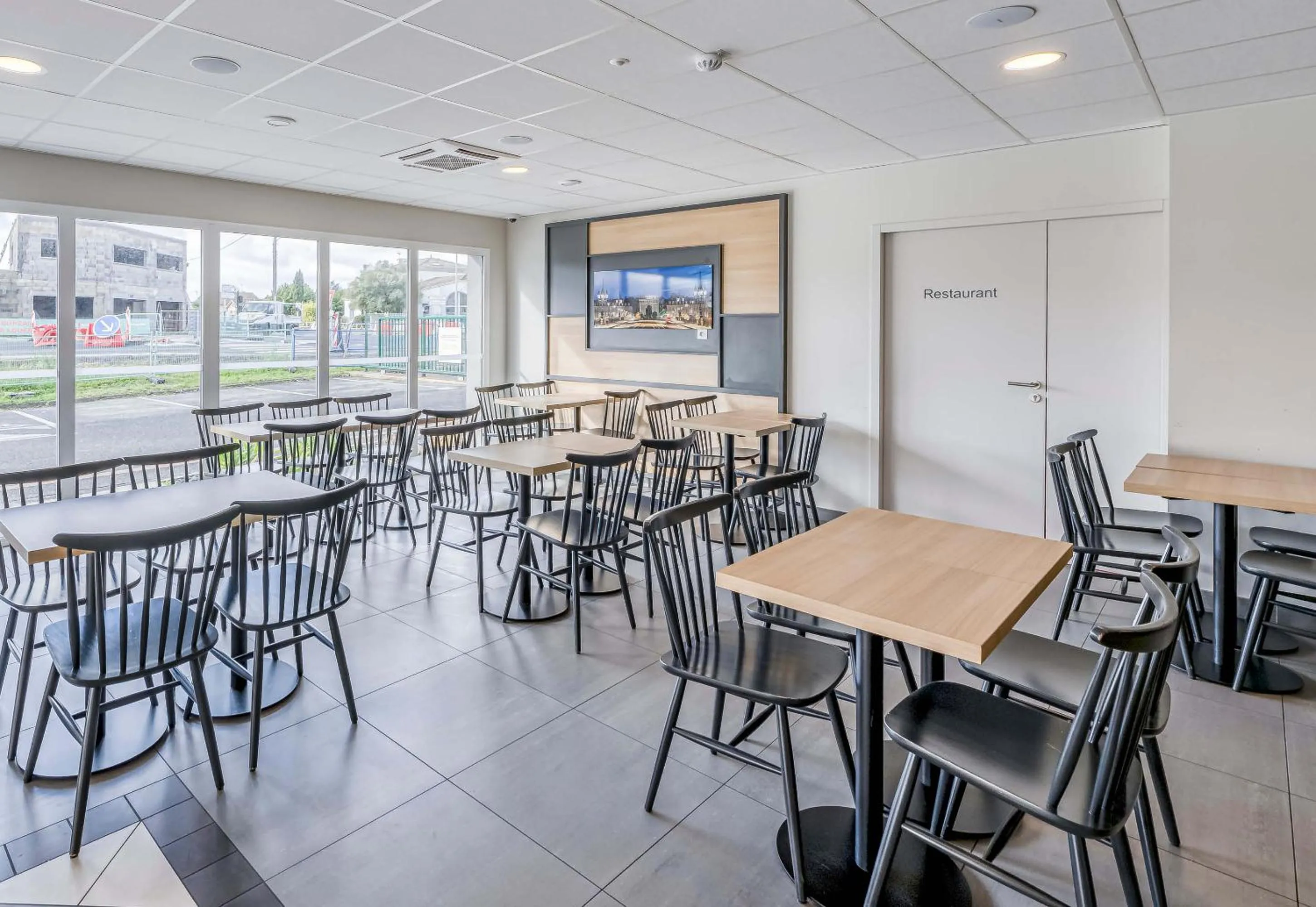 Restaurant/places to eat in B&B HOTEL Bordeaux Le Haillan 3 étoiles