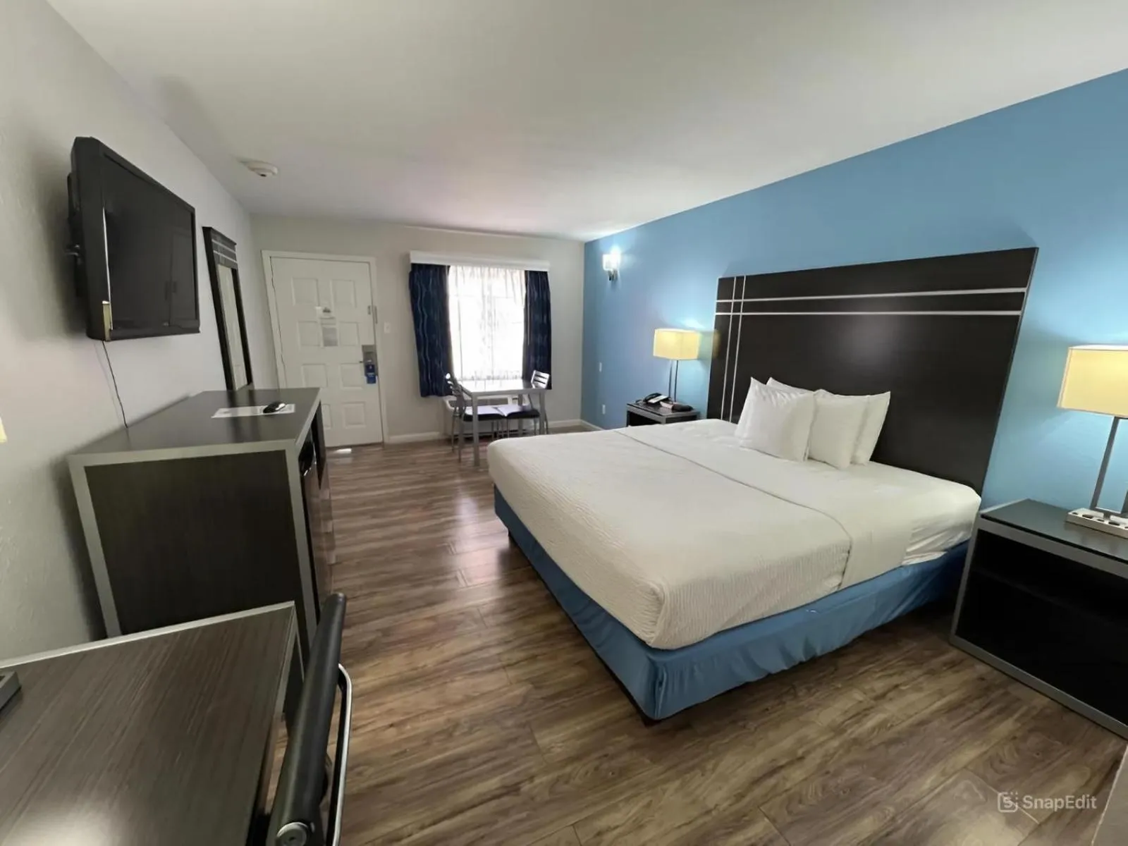 Bed in Days Inn by Wyndham Orange