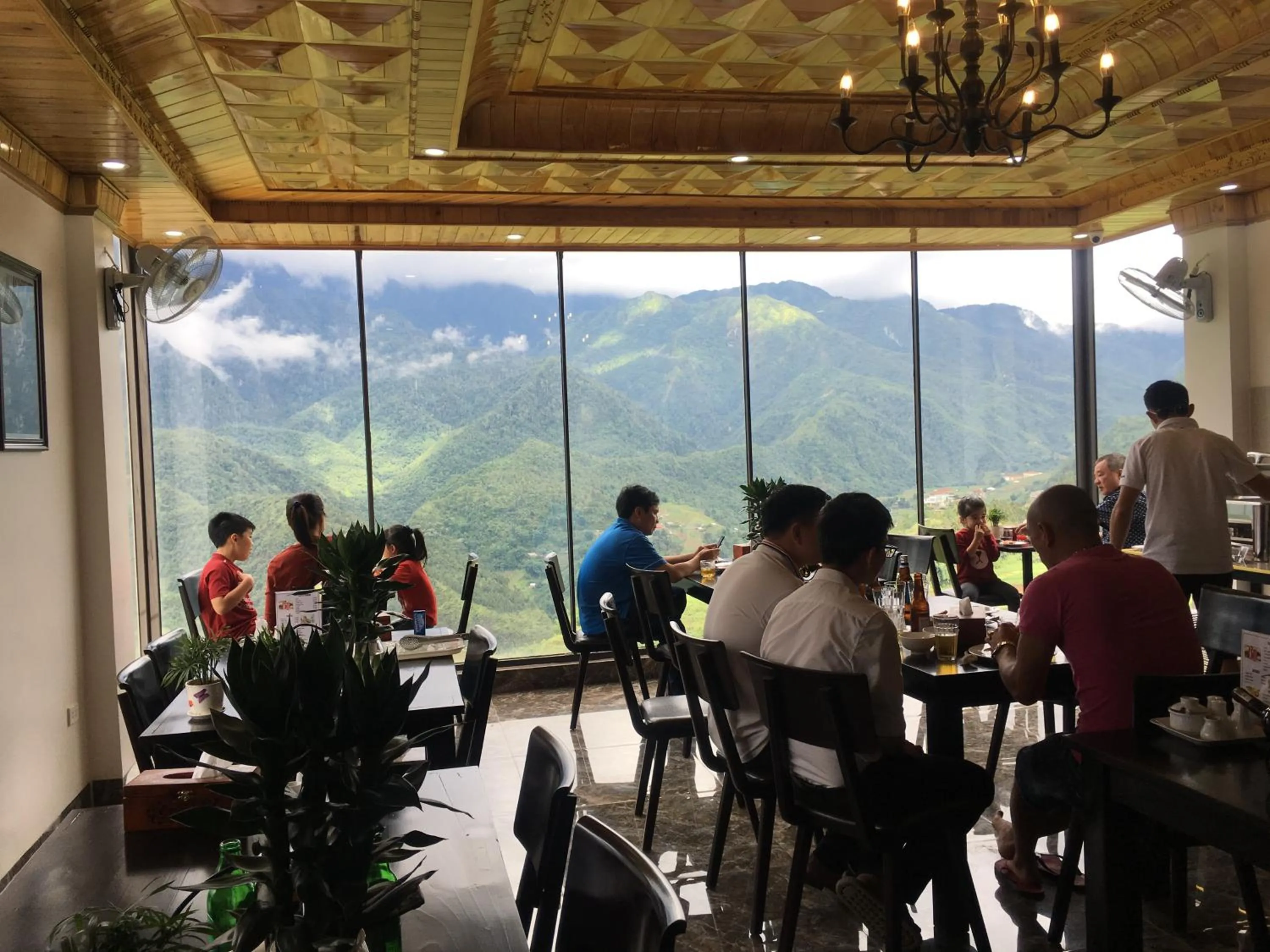 Restaurant/places to eat in Sapa Valley view hotel