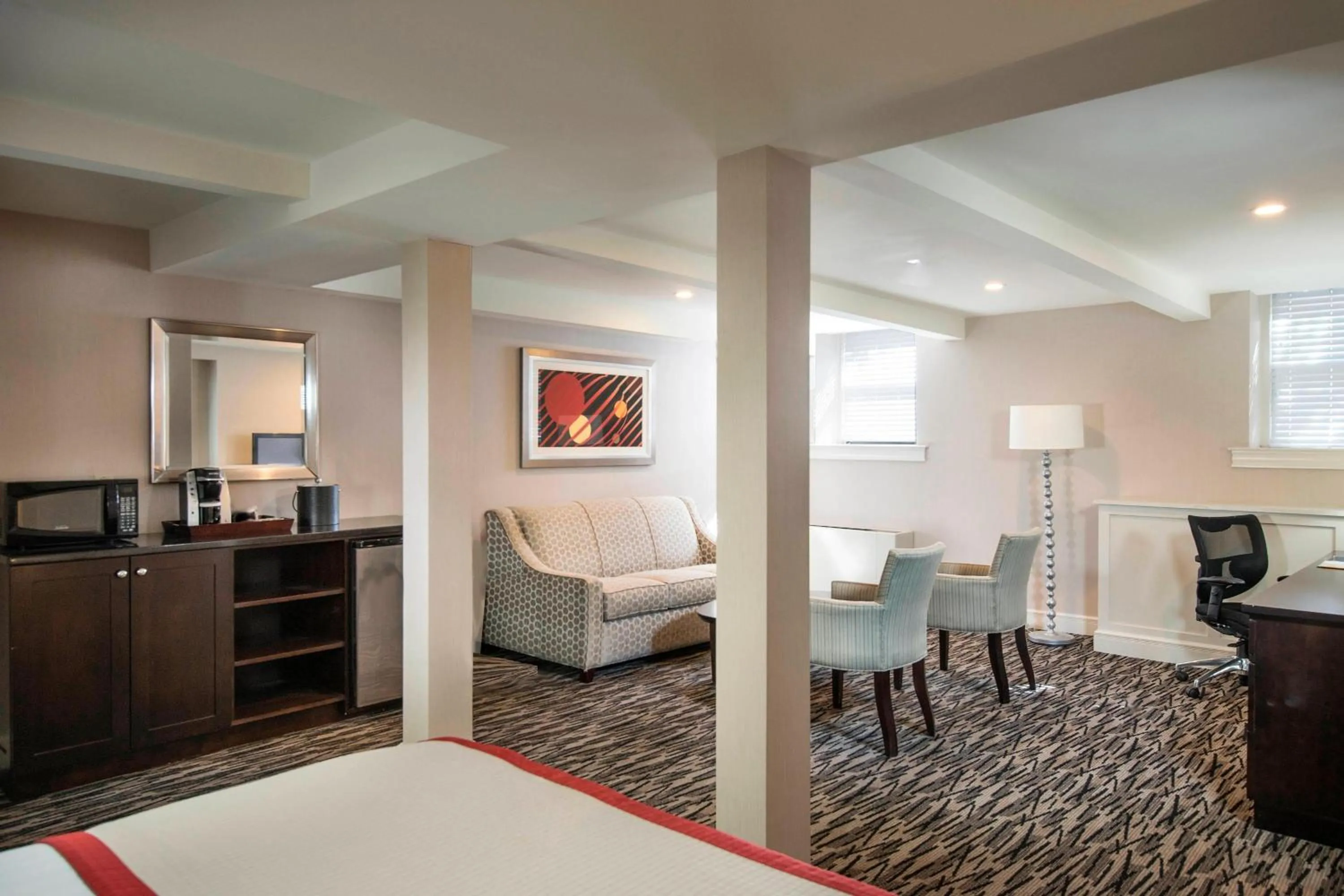 Living room, Bed in Fairfield Inn & Suites by Marriott Keene Downtown