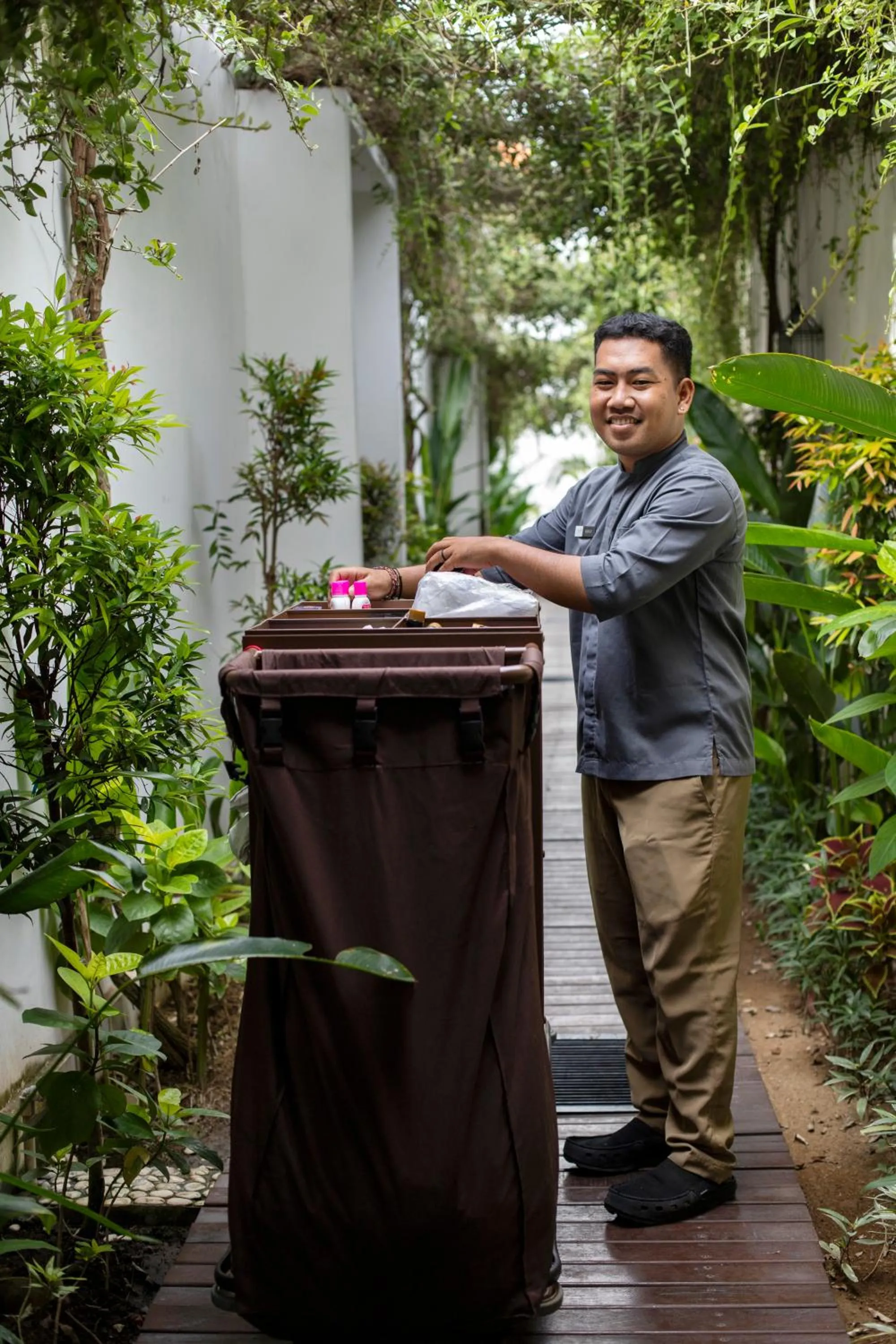 Staff in The Luxury Collection, Monaco Blu