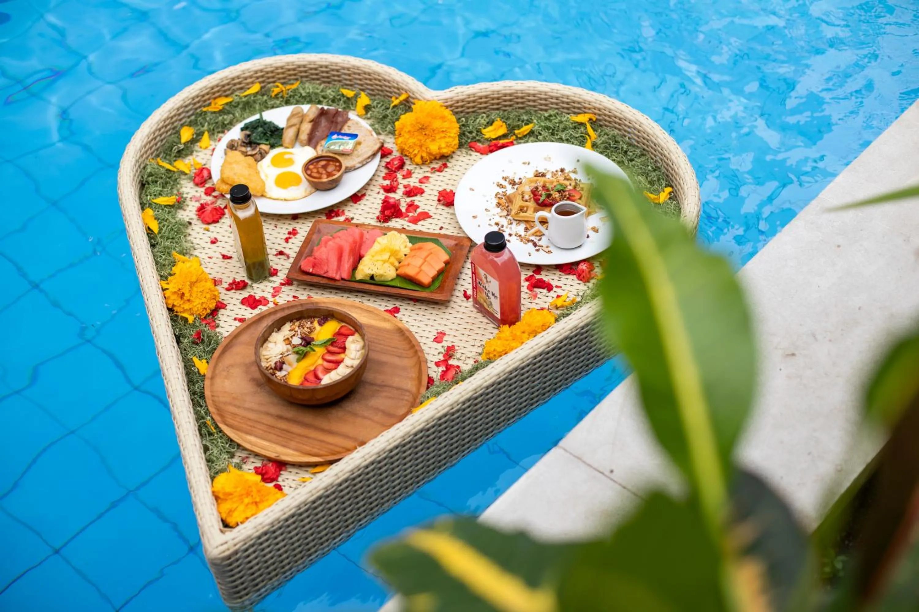 Food and drinks in The Luxury Collection, Monaco Blu