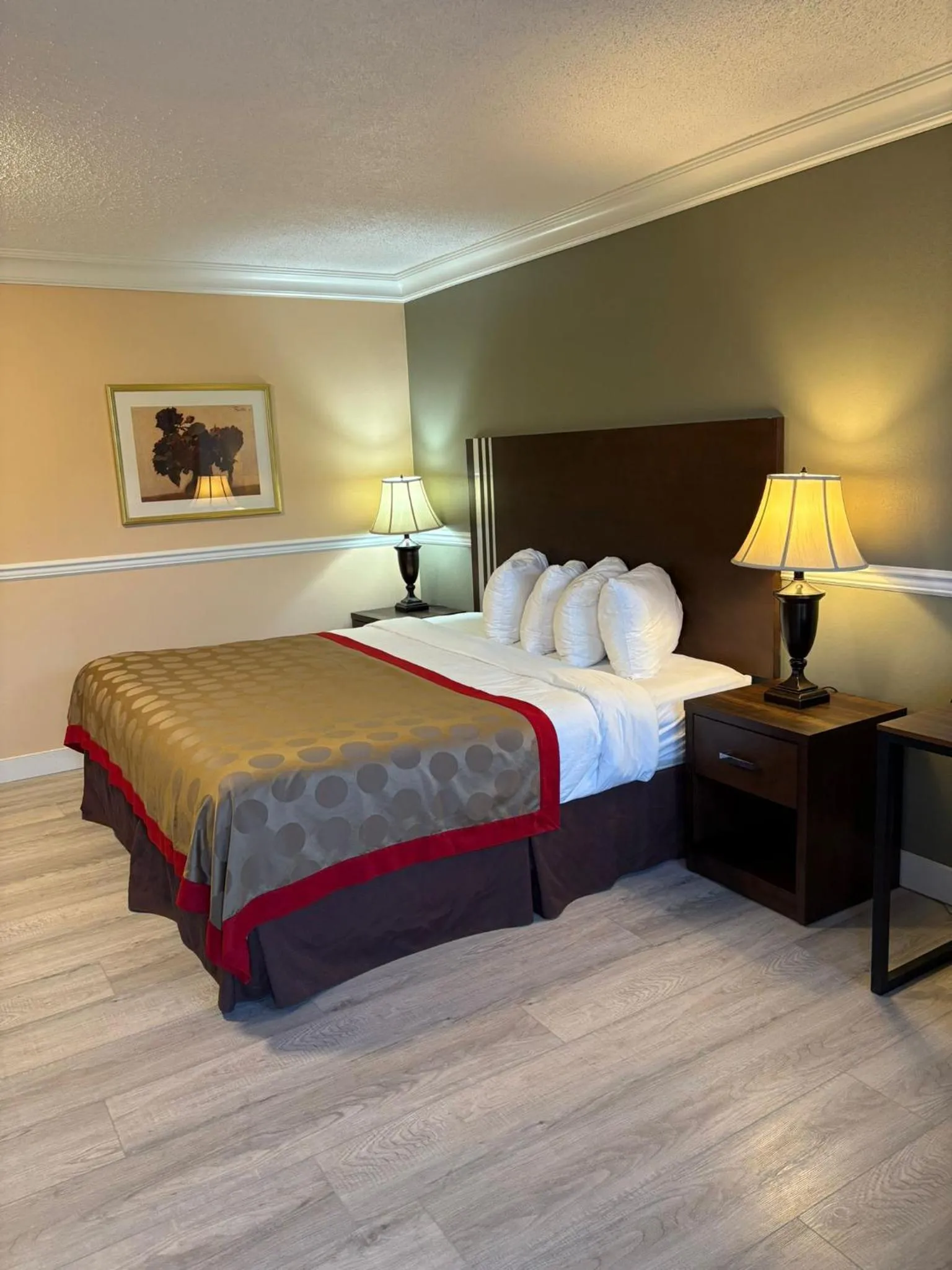 Bed in Grand Forks Inn