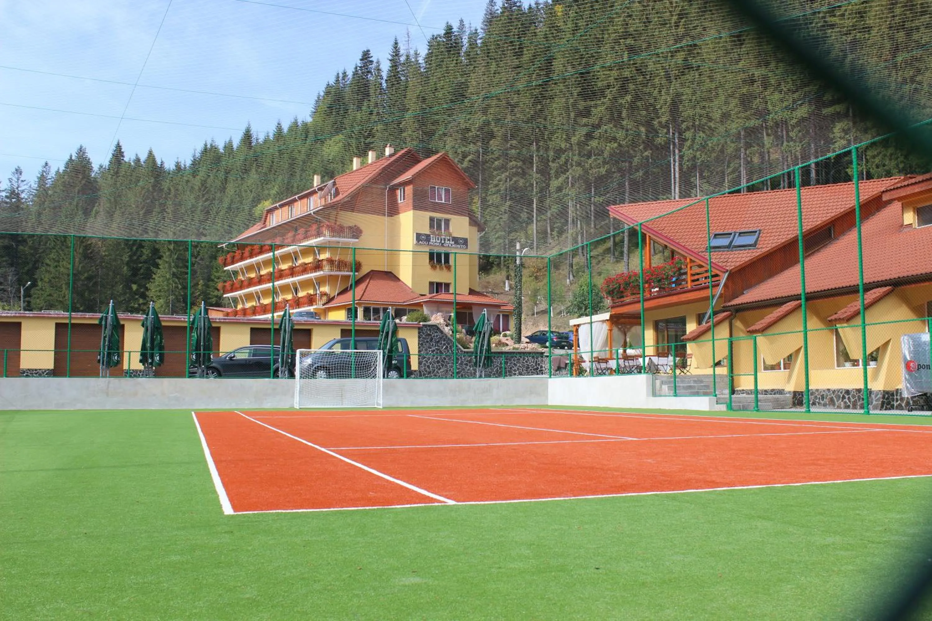 Facade/entrance in Hotel Lacu Rosu