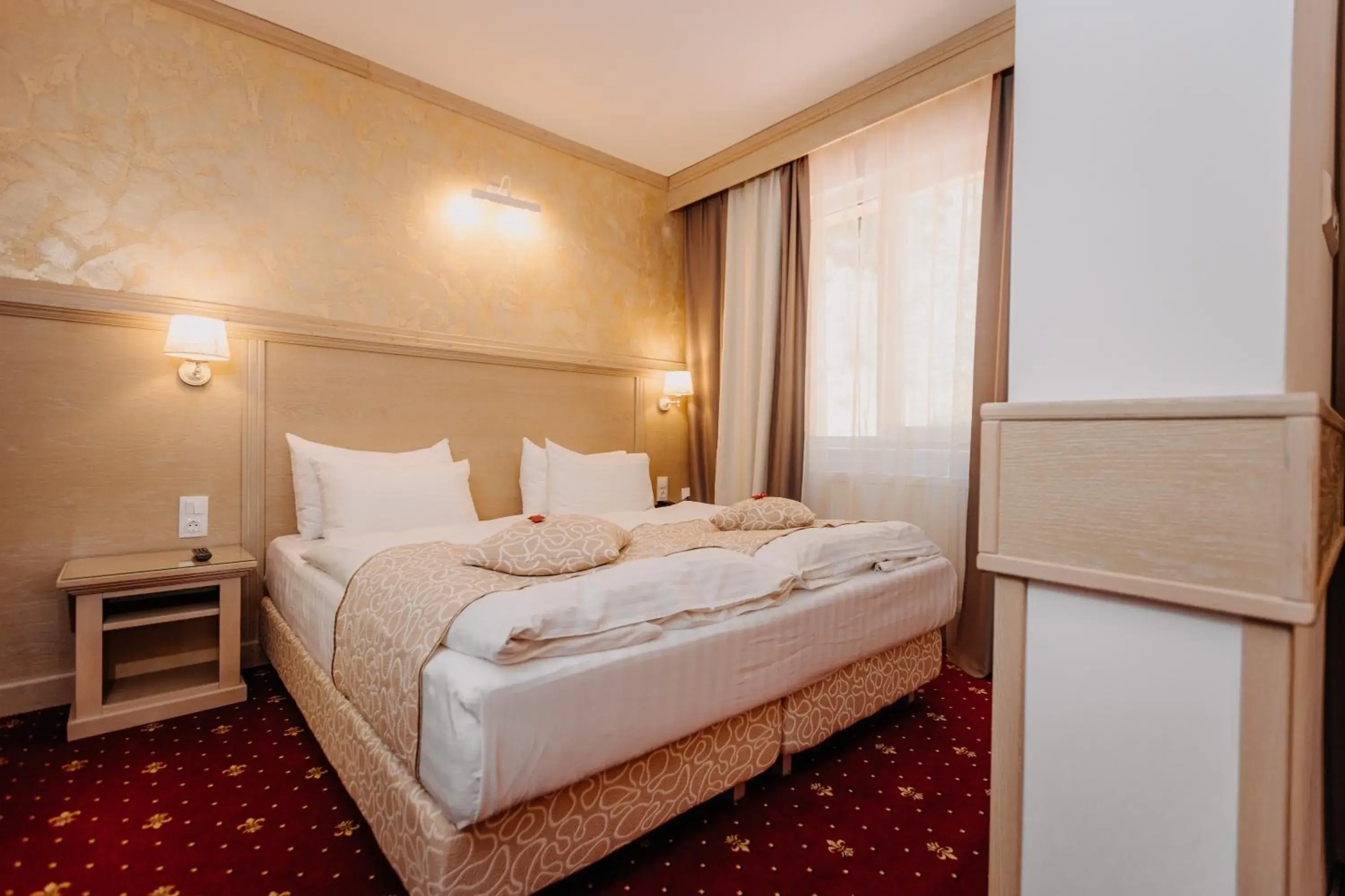 Superior Double or Twin Room in Hotel Lacu Rosu Superior Double or Twin Room in Hotel Lacu Rosu