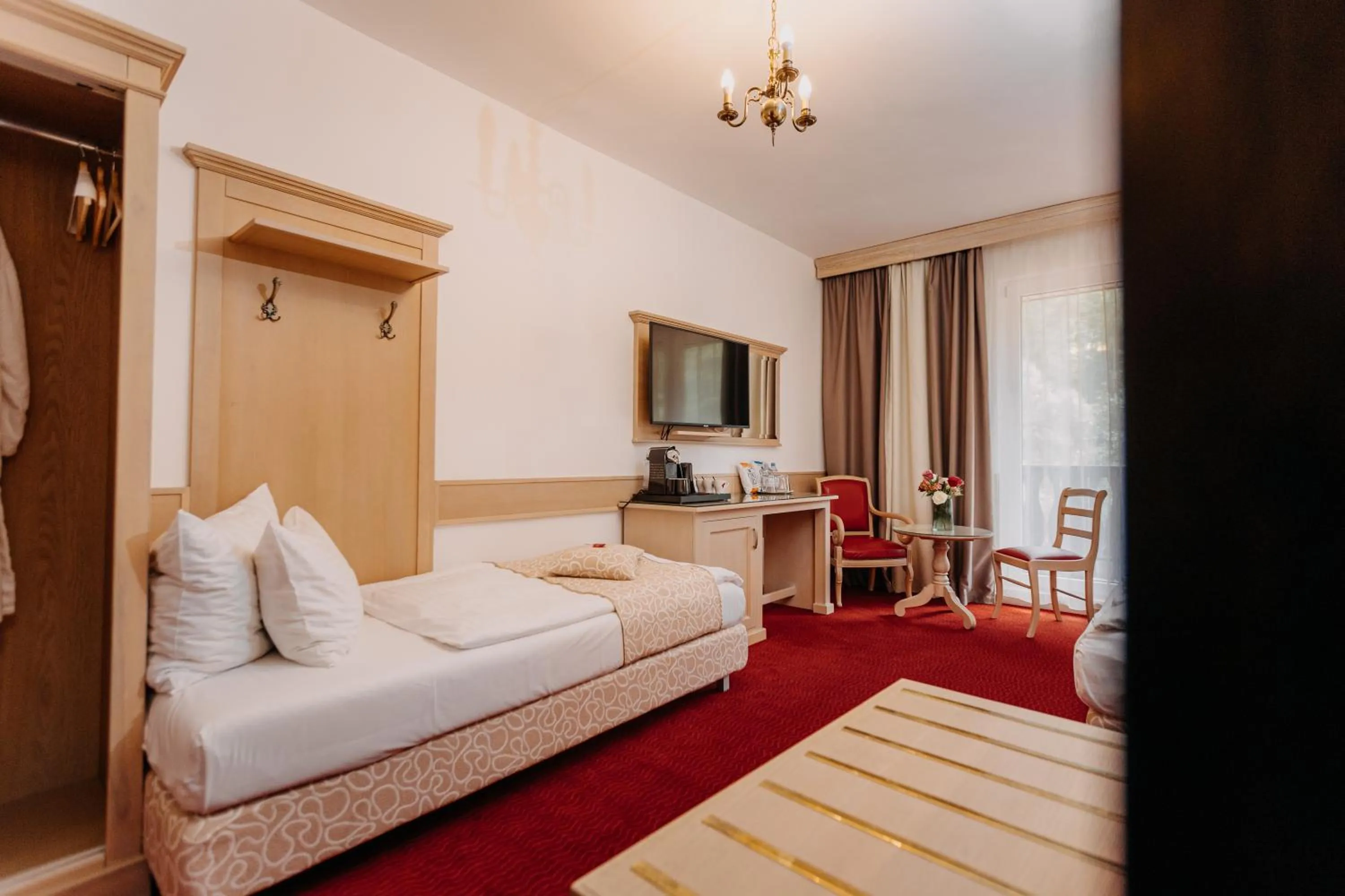 Bed in Hotel Lacu Rosu