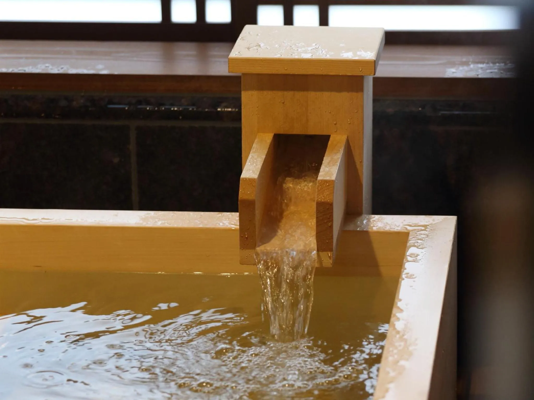 Kanazawa Yuwaku Onsen Kokarian