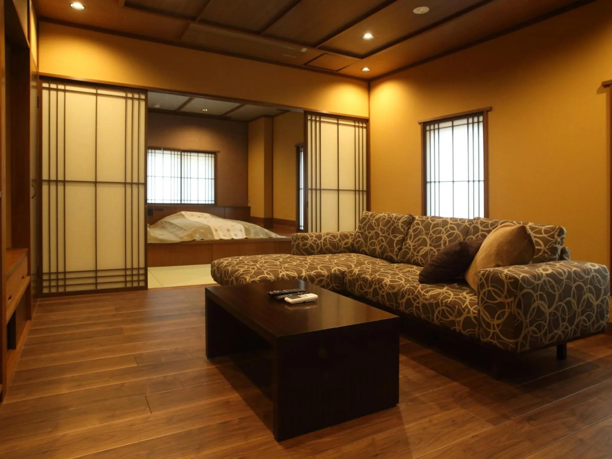 Kanazawa Yuwaku Onsen Kokarian