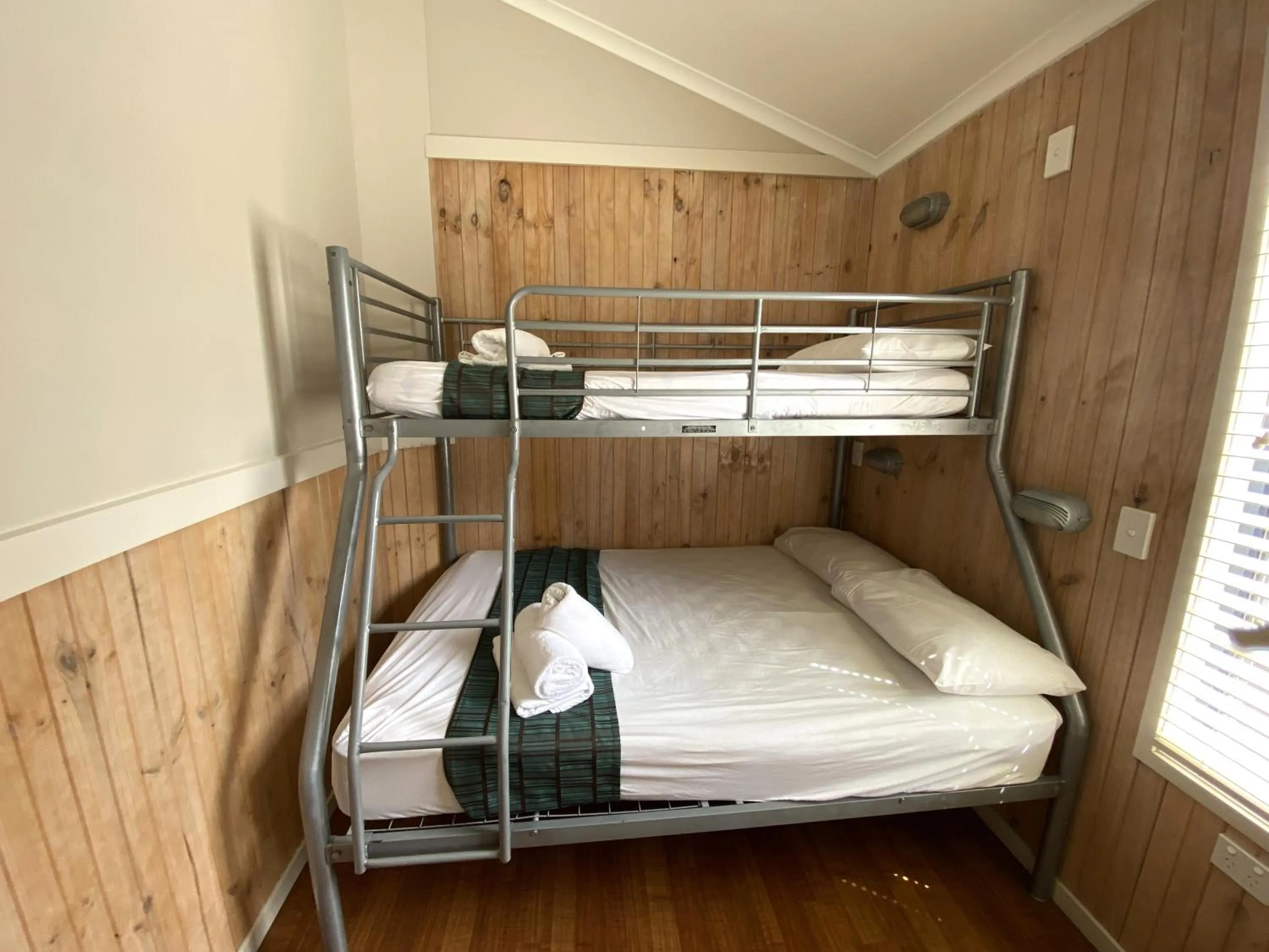 Bedroom, Bed in BIG4 Mackay Blacks Beach Holiday Park