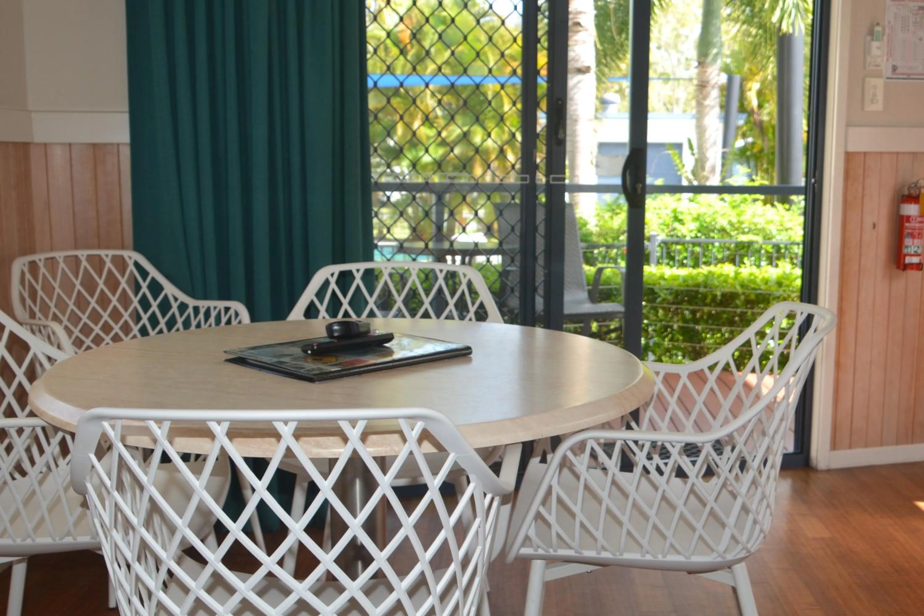 Dining area in BIG4 Mackay Blacks Beach Holiday Park