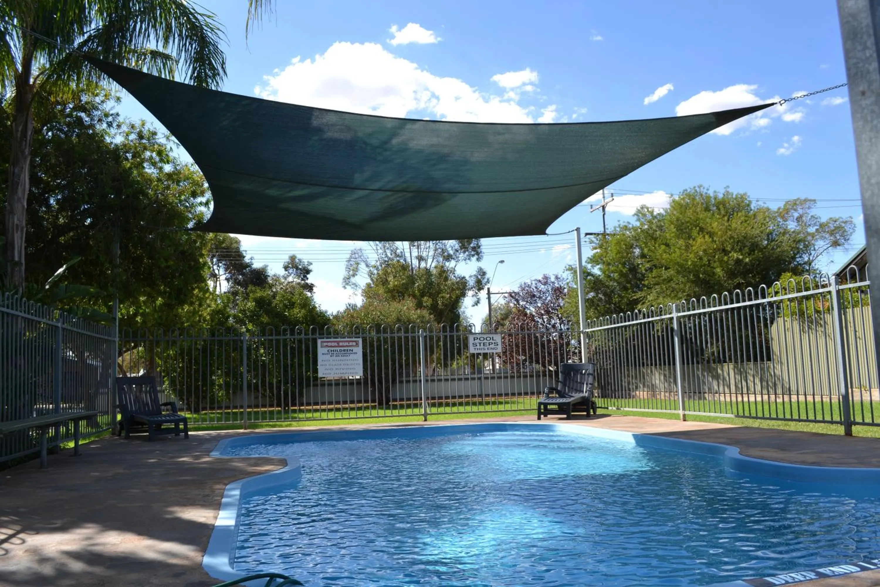 Swimming pool in Sturt Motel