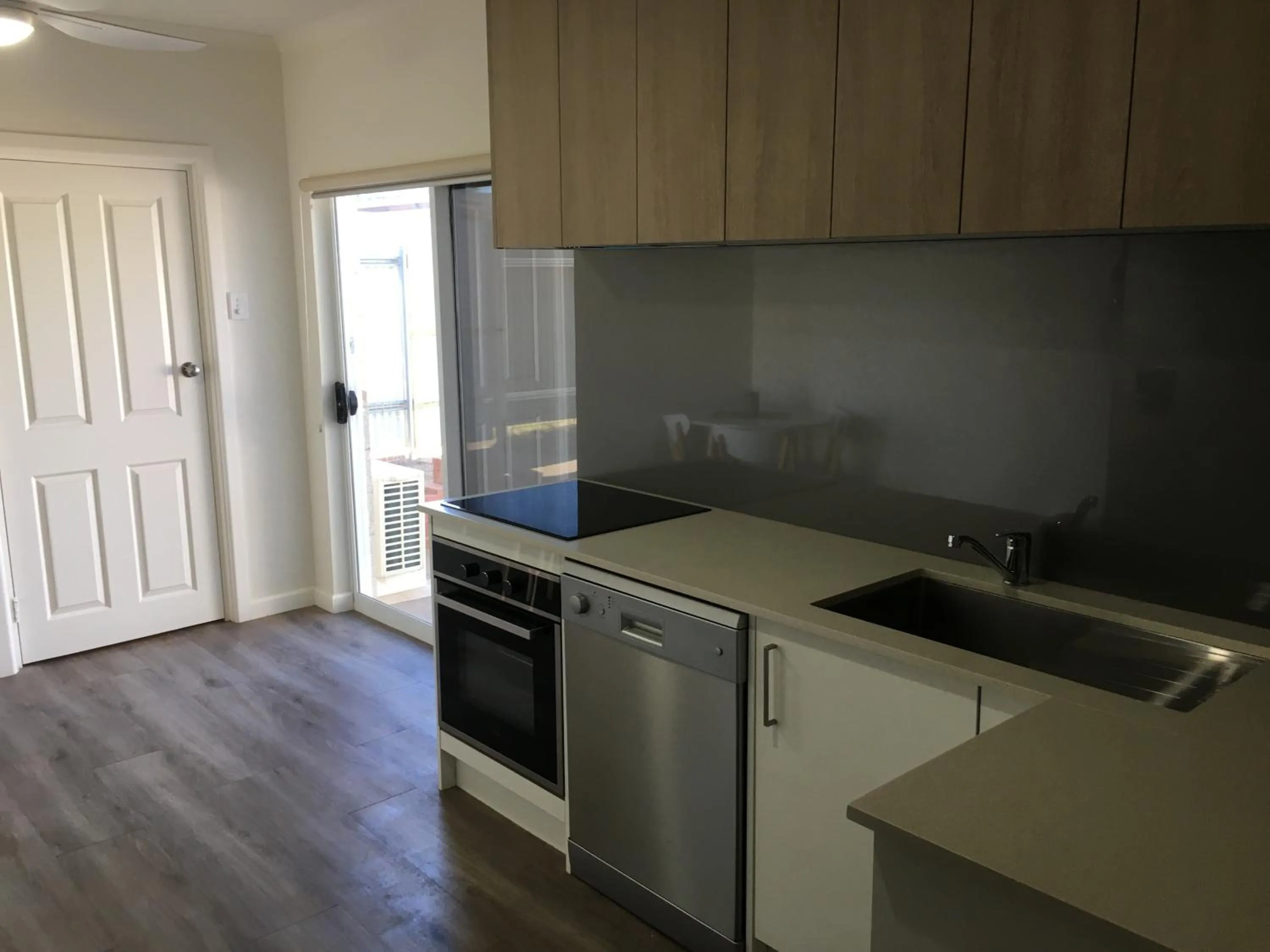 kitchen in Sturt Motel