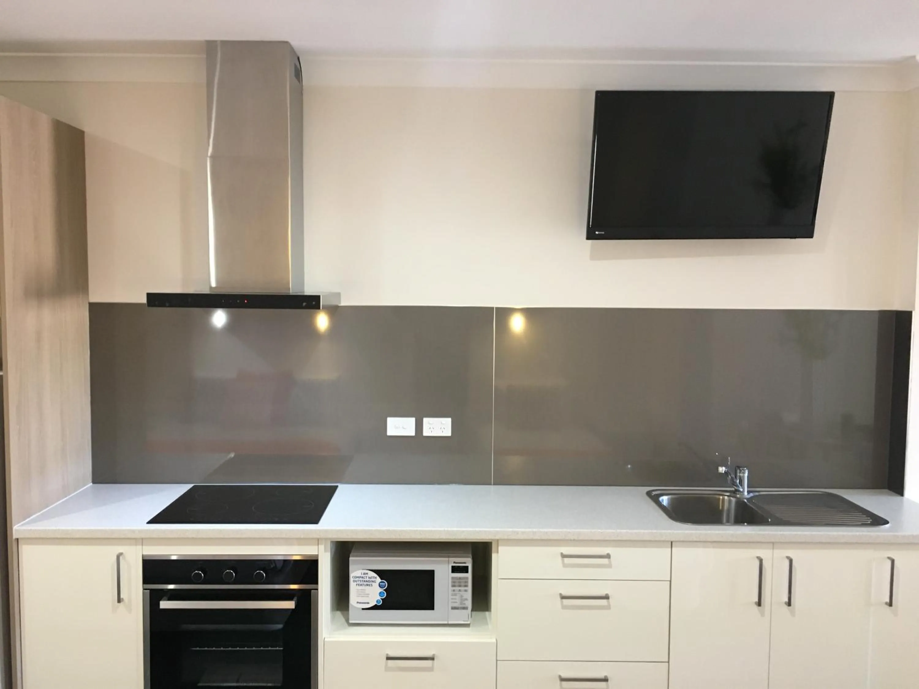 Kitchen or kitchenette in Sturt Motel