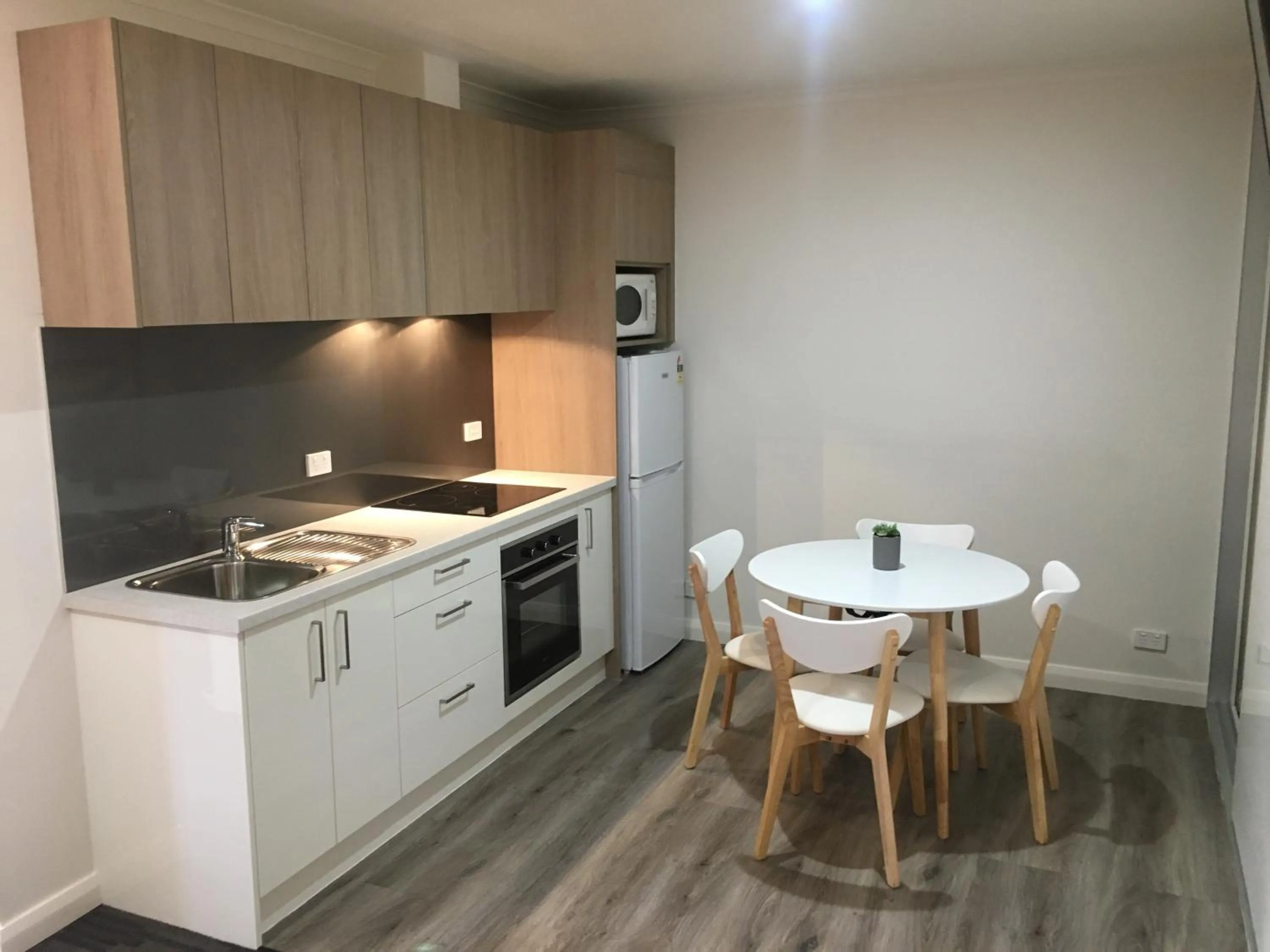 Kitchen or kitchenette in Sturt Motel