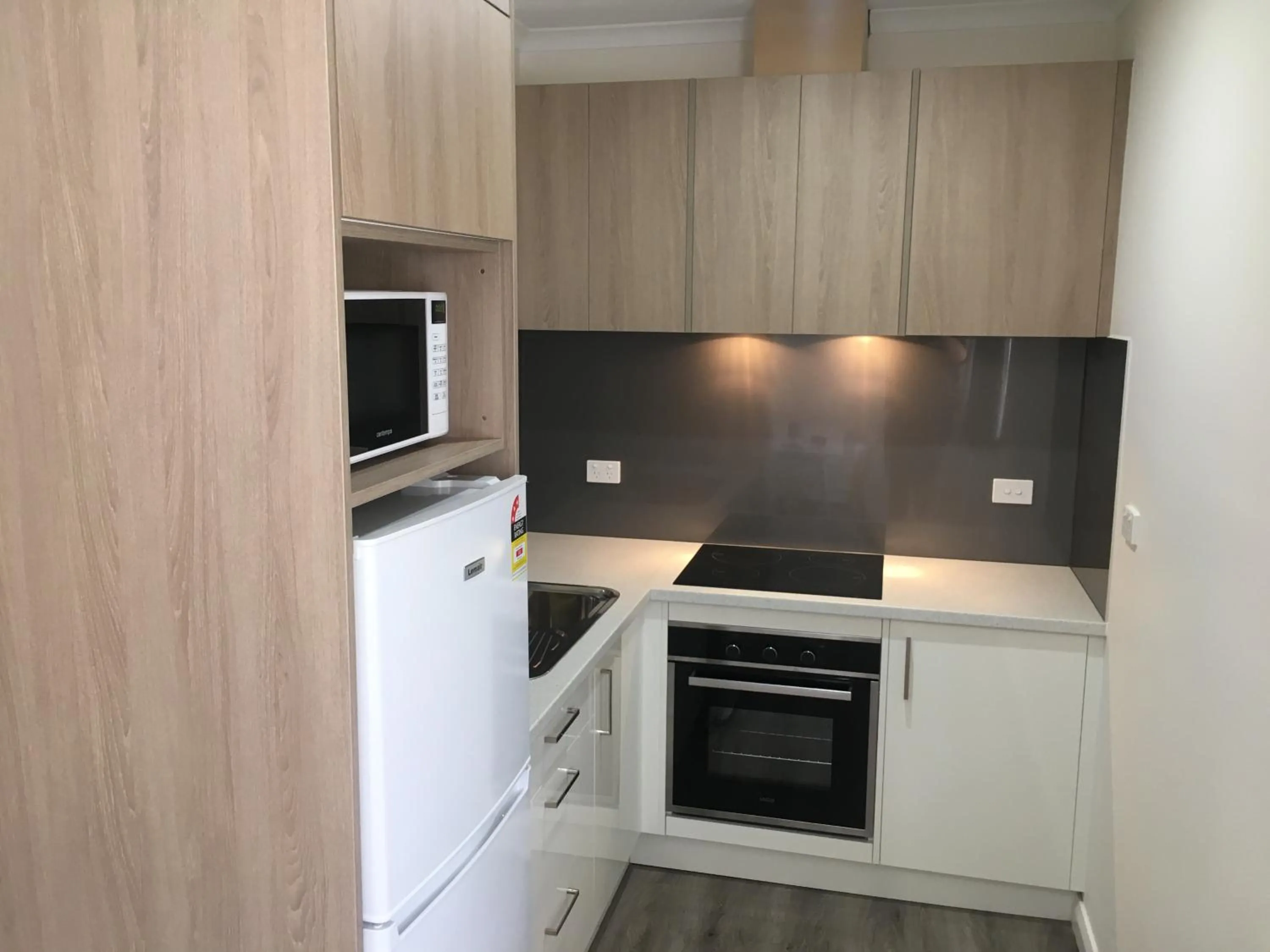 Kitchen or kitchenette in Sturt Motel