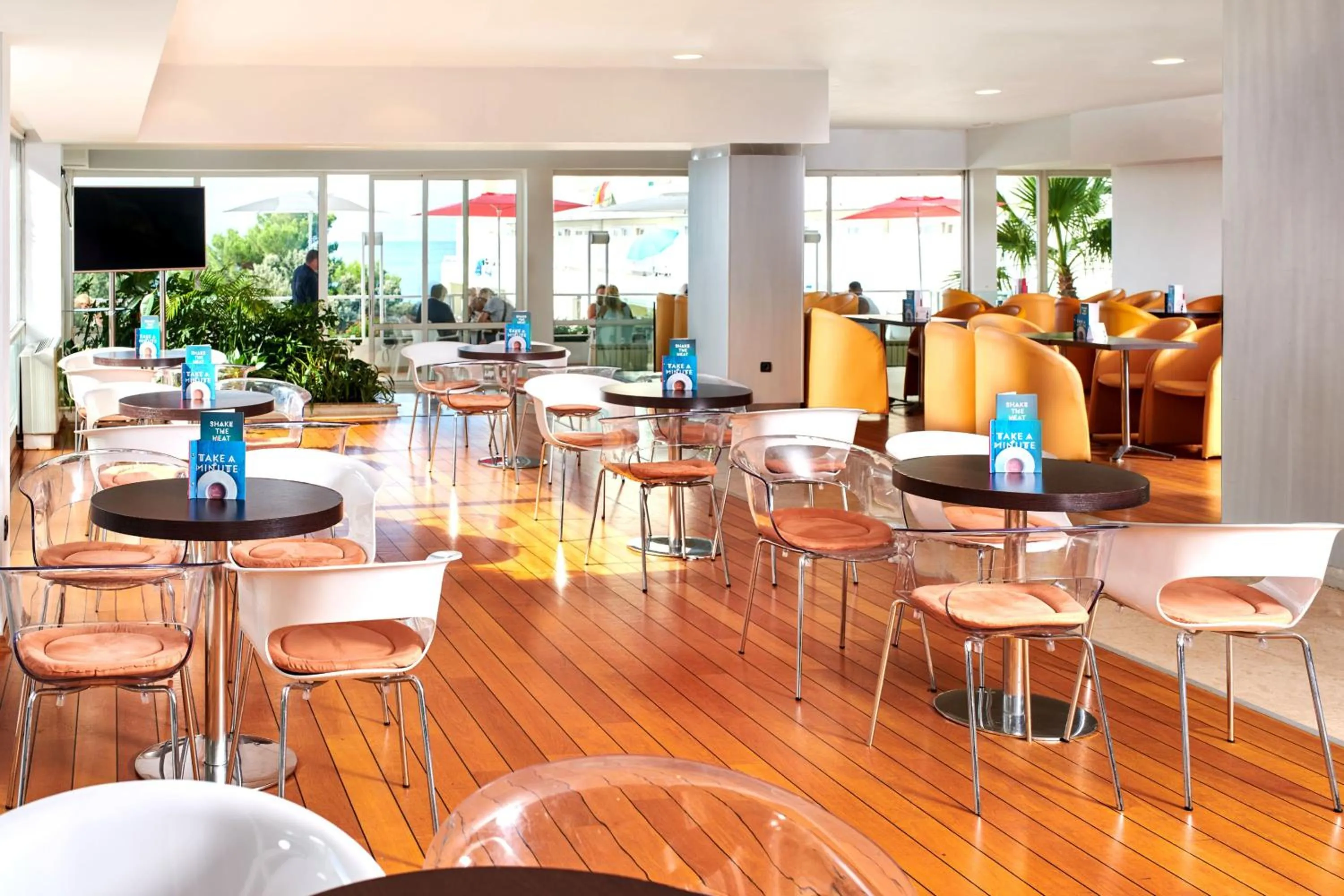 Lounge or bar in Hotel Delfin Plava Laguna