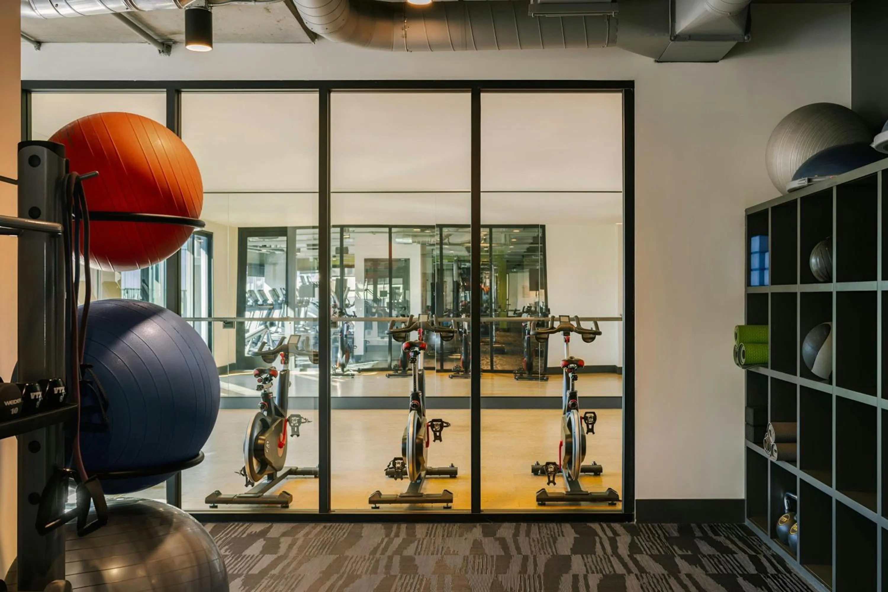 Fitness centre/facilities in Sonder by Marriott Bonvoy Mill Ave Apartments Tempe