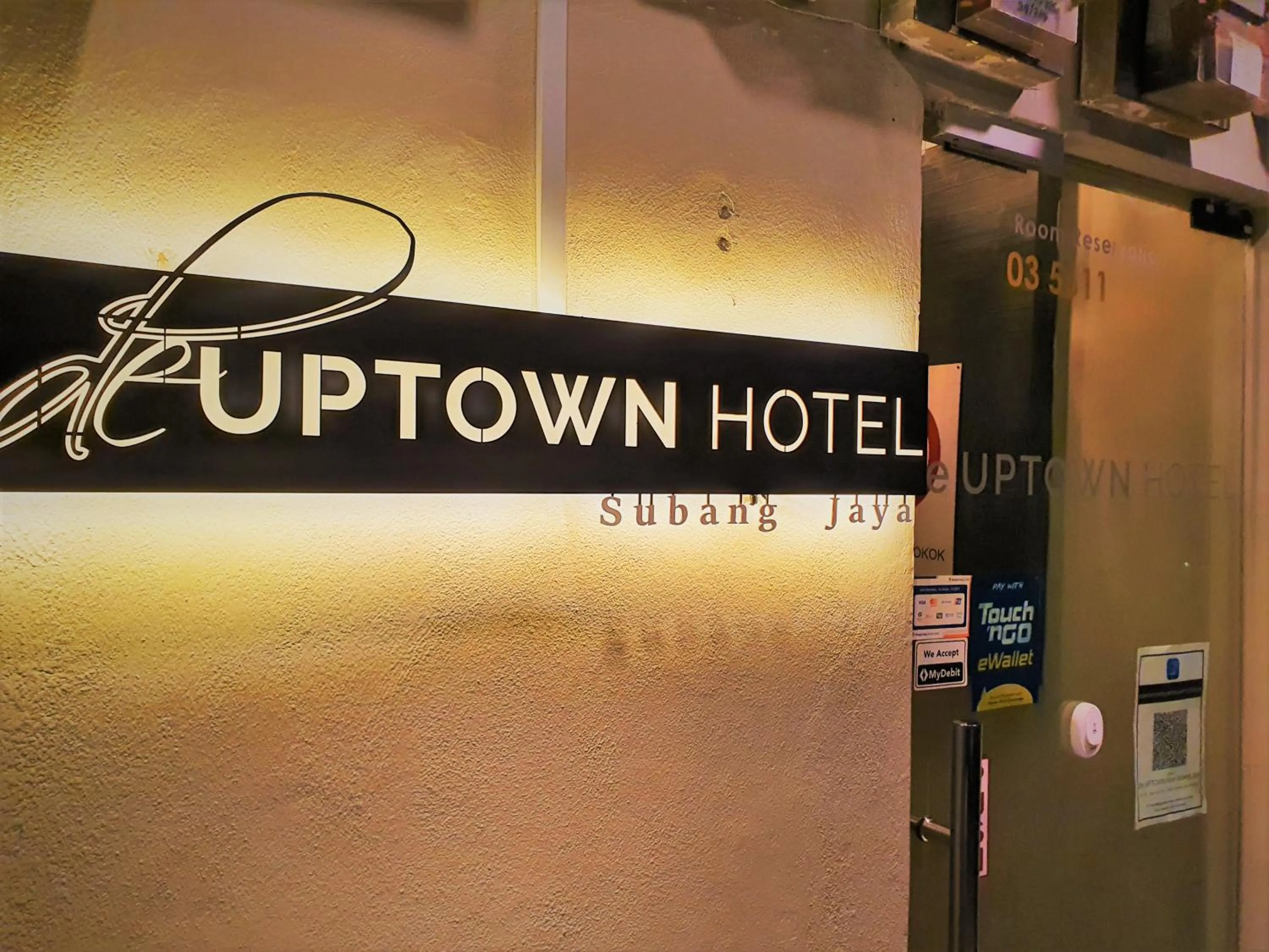 Logo/Certificate/Sign in De UPTOWN Hotel @ Subang Jaya