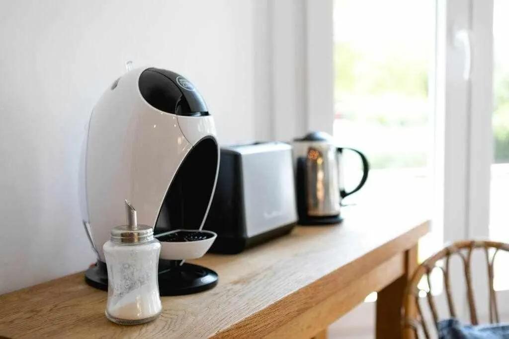Newly renovated room w Pool & BikeParking