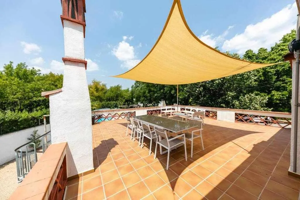 Newly renovated room w Pool & BikeParking