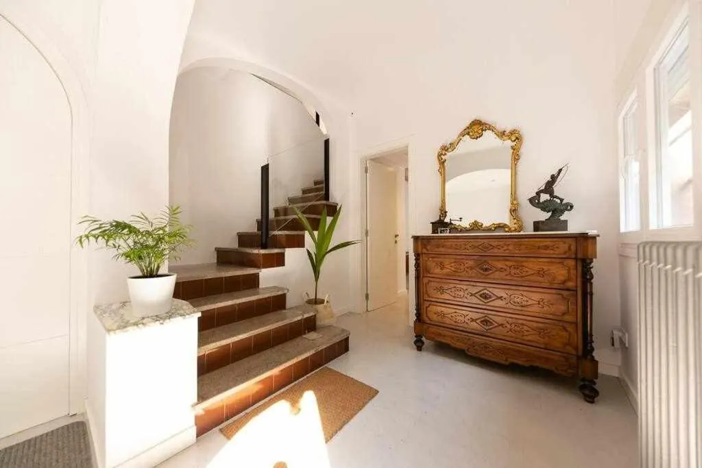 Newly renovated room w Pool & BikeParking