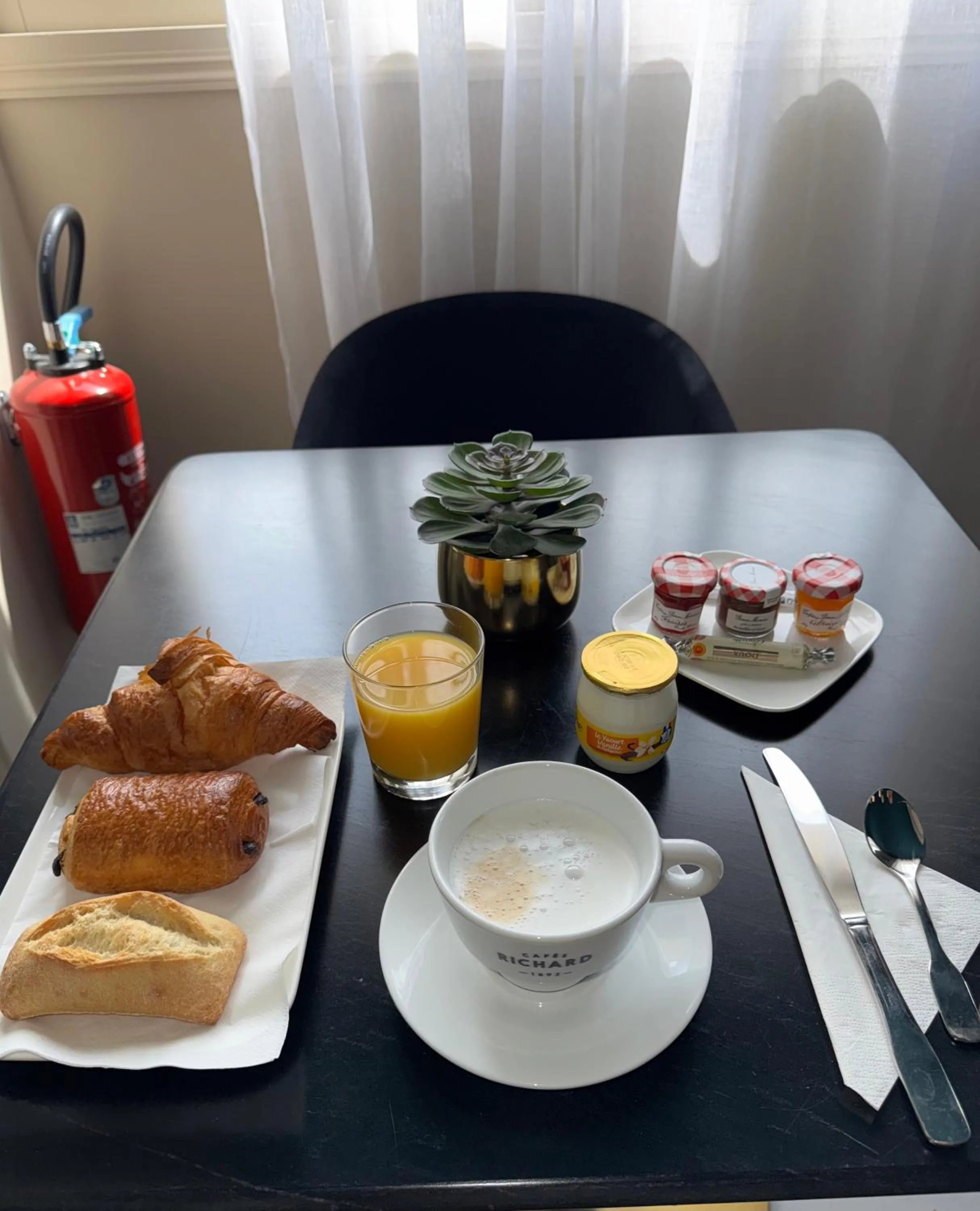 Food and drinks in Hôtel la Caravelle - Aix-en-Provence centre historique